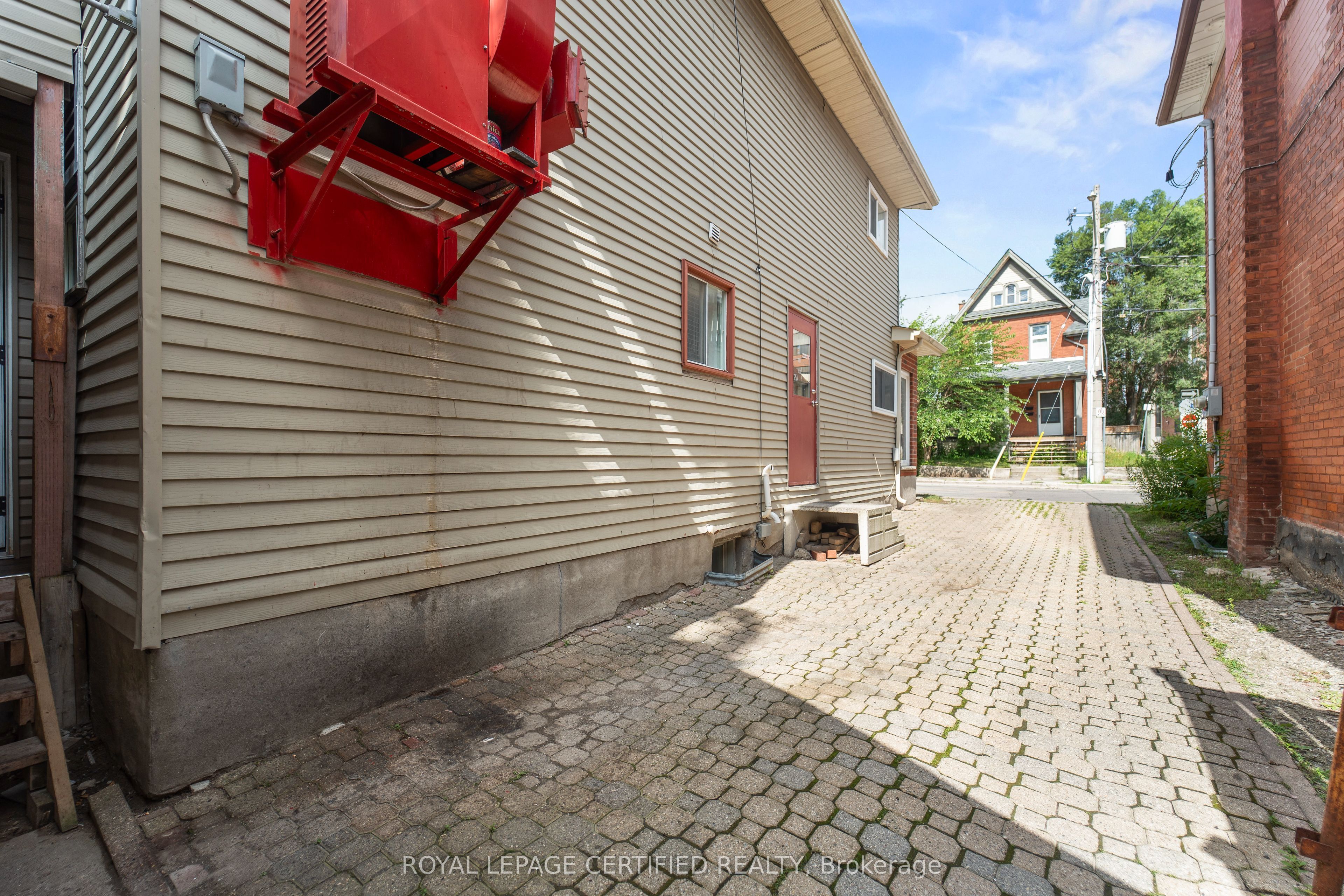 25 Eby Street S Property Photo 47
