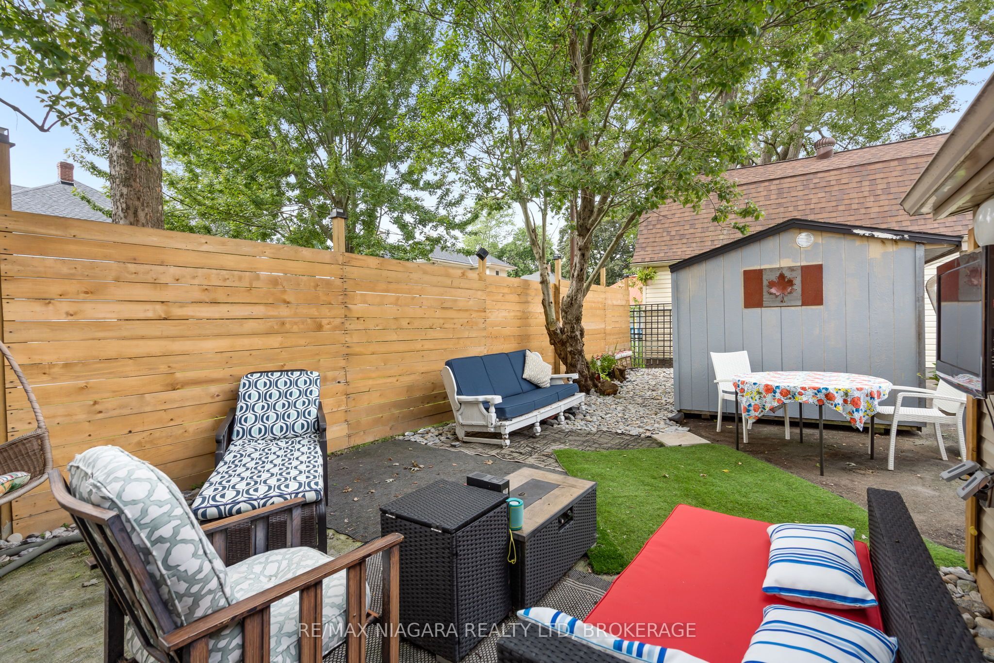 214 Kent Street Property Photo 25