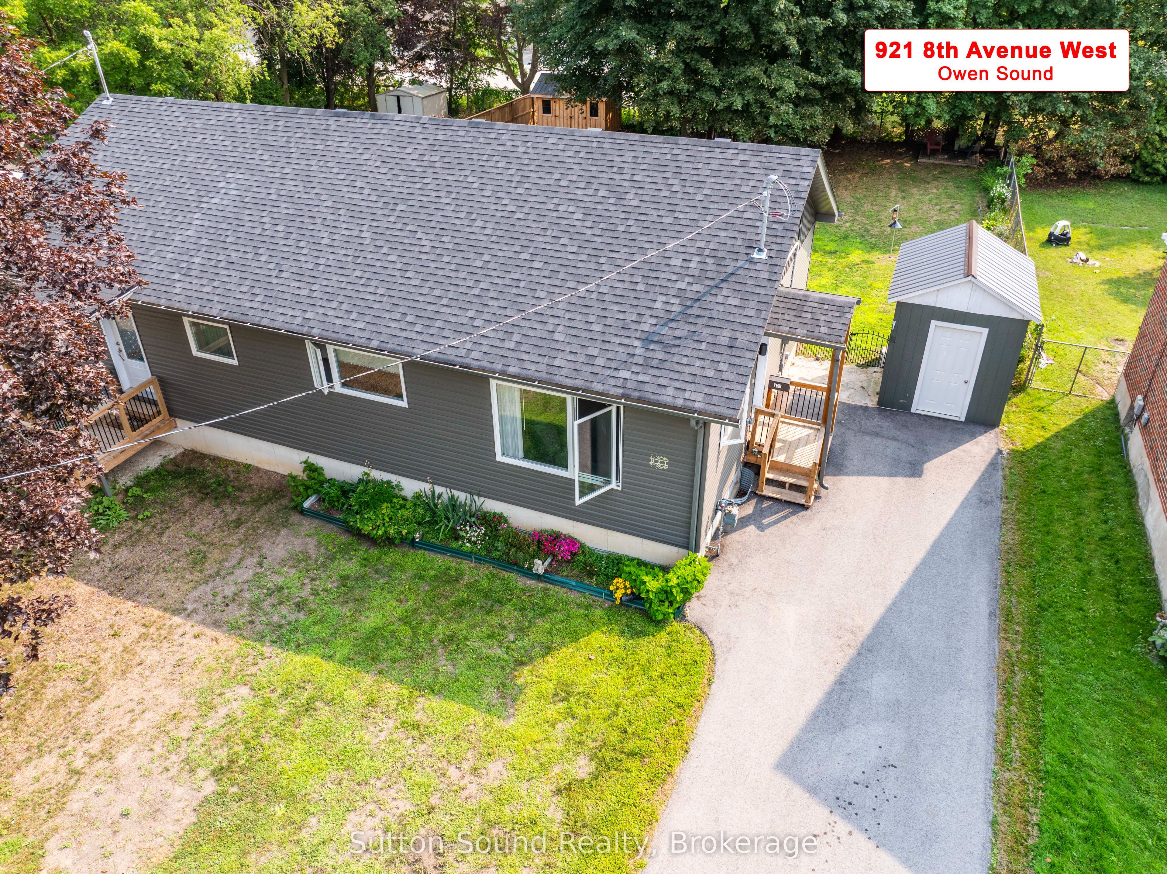 921 8th Avenue W Property Photo 2