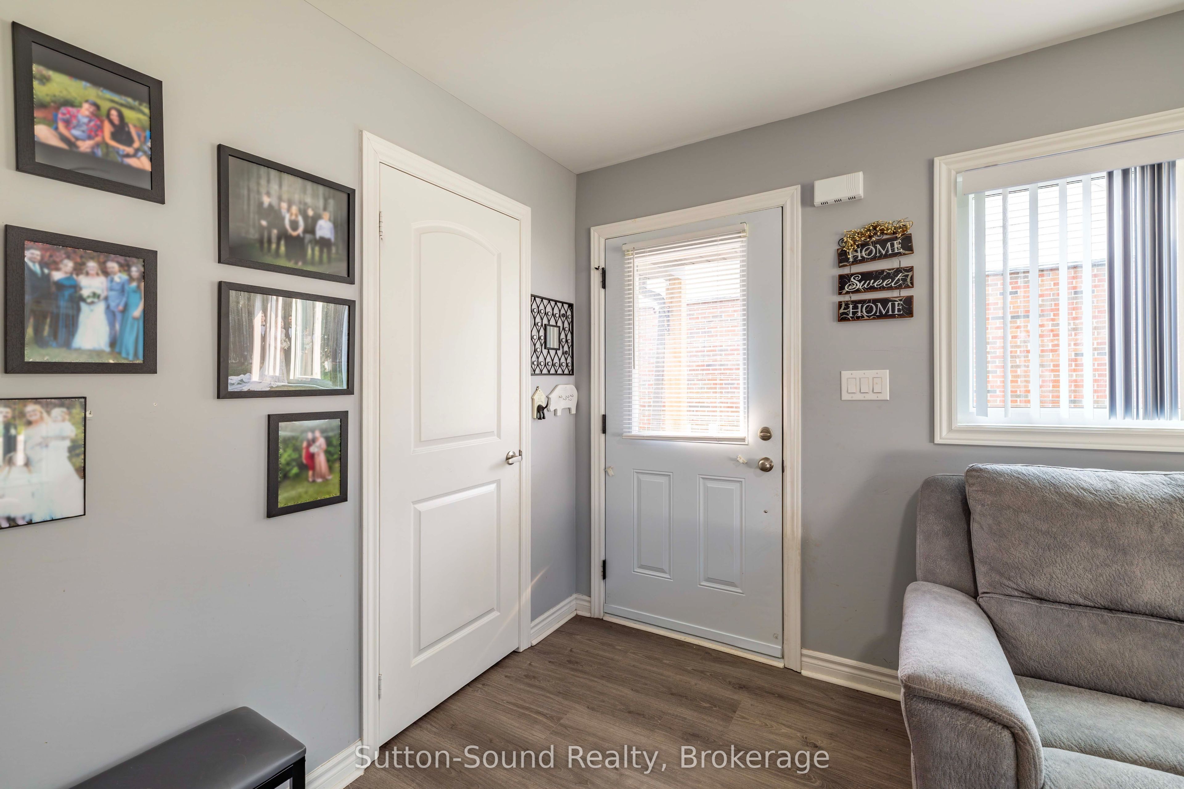 921 8th Avenue W Property Photo 3