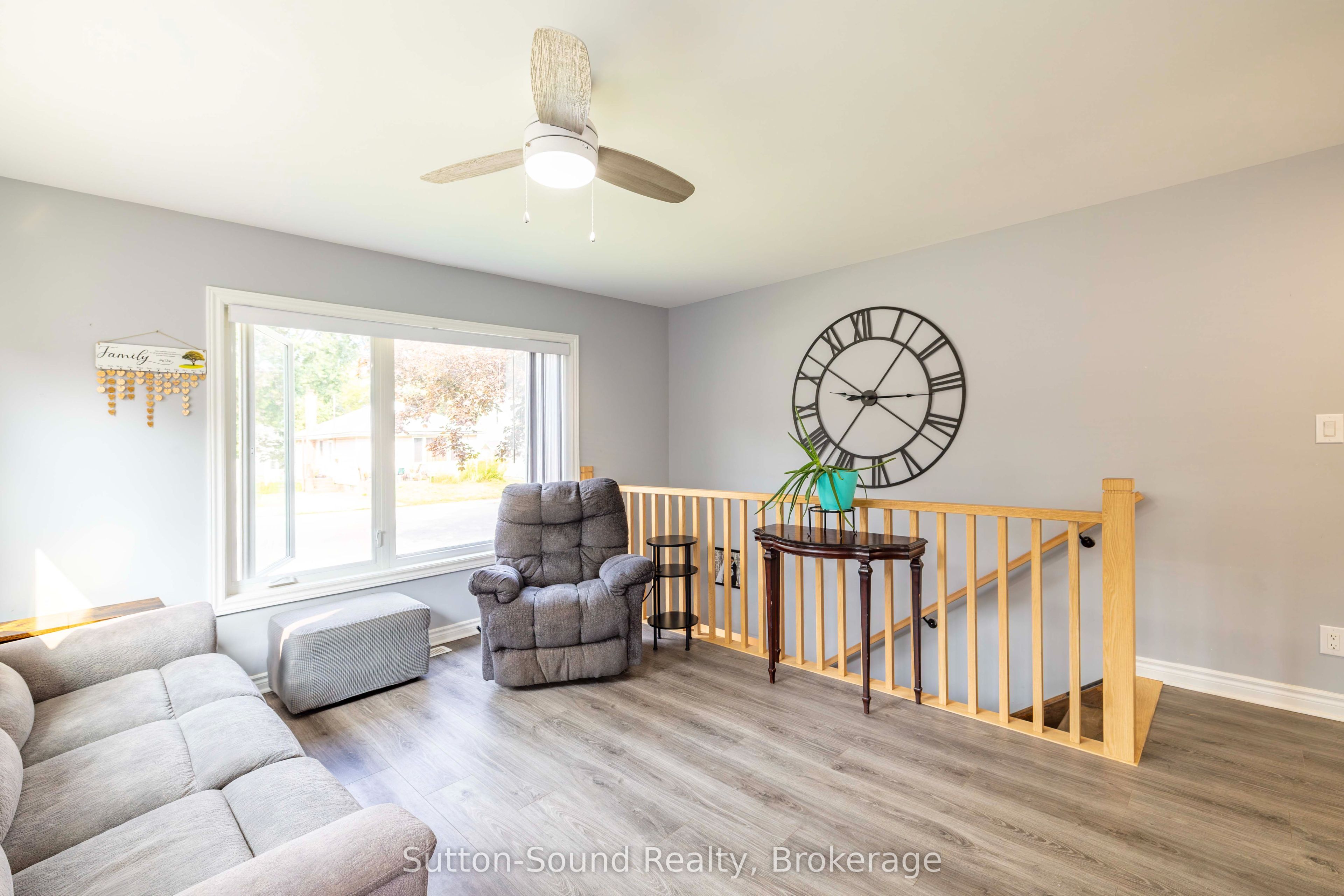 921 8th Avenue W Property Photo 4