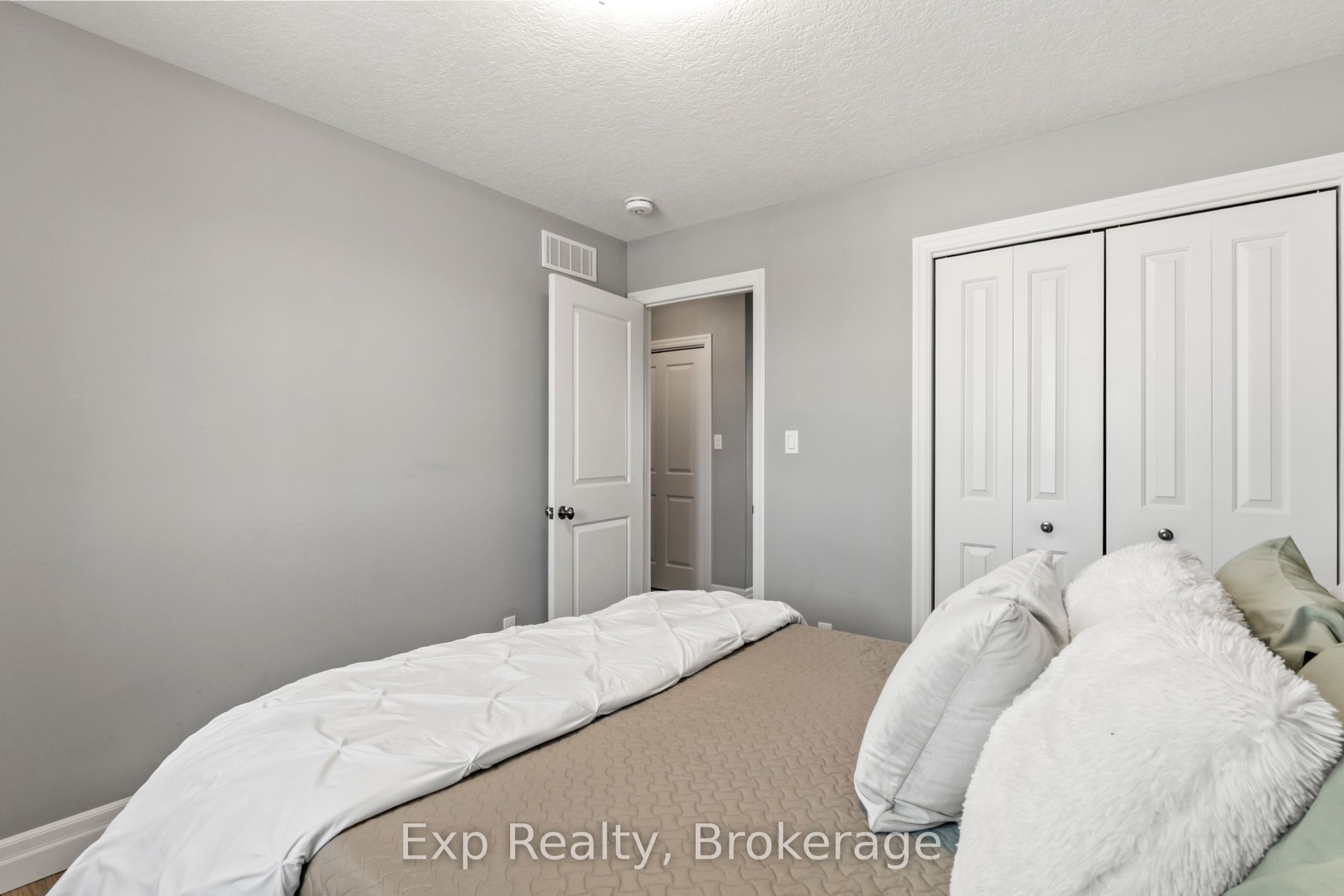 54 Cortland Crescent Property Photo 21