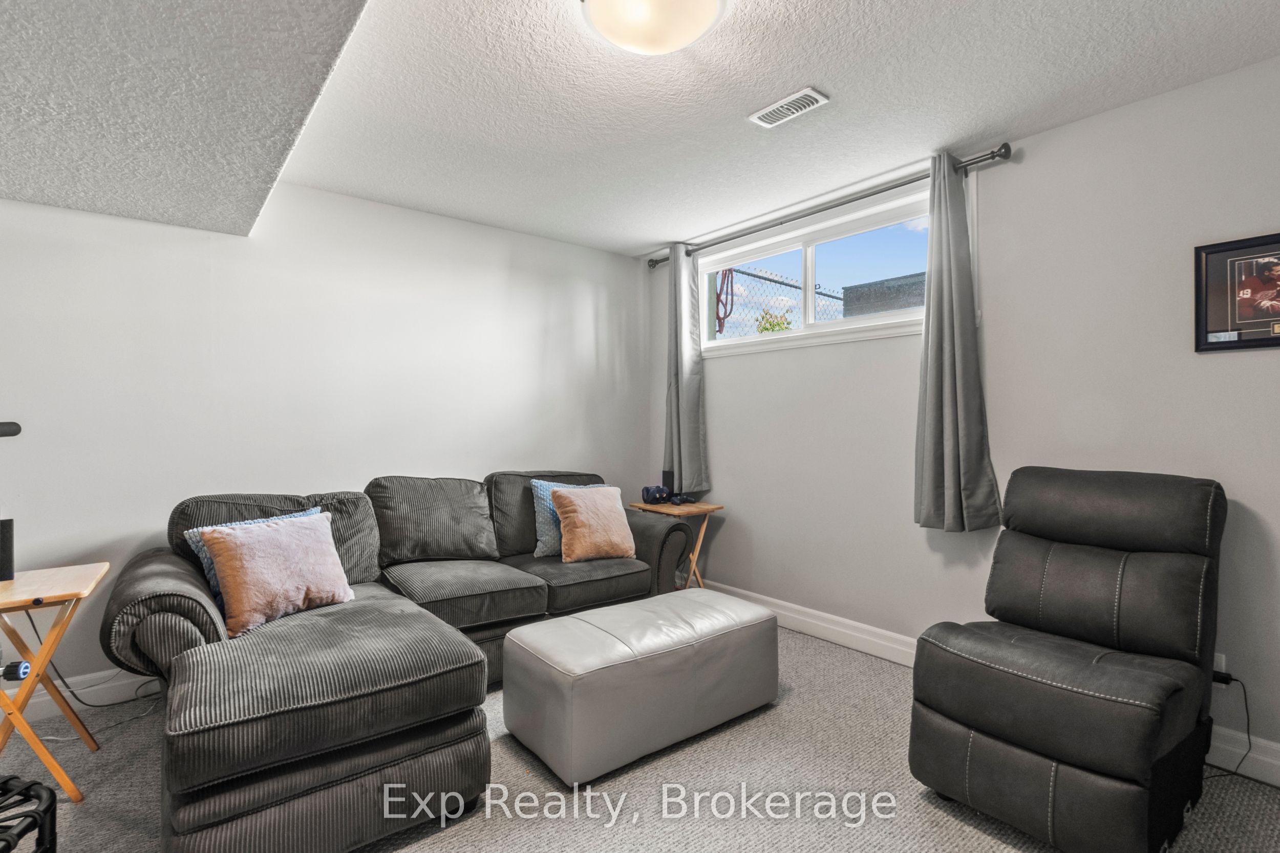 54 Cortland Crescent Property Photo 26