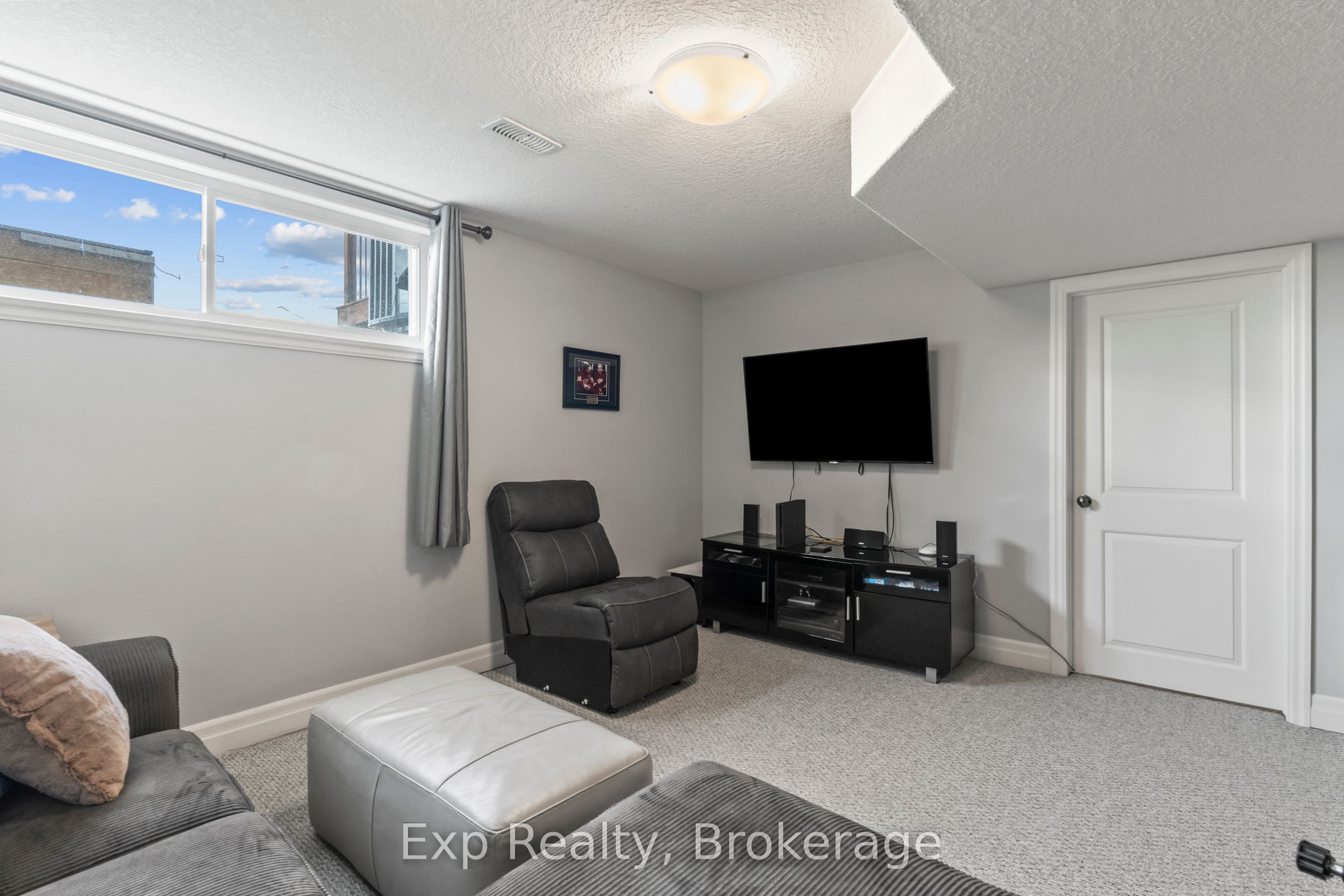 54 Cortland Crescent Property Photo 27