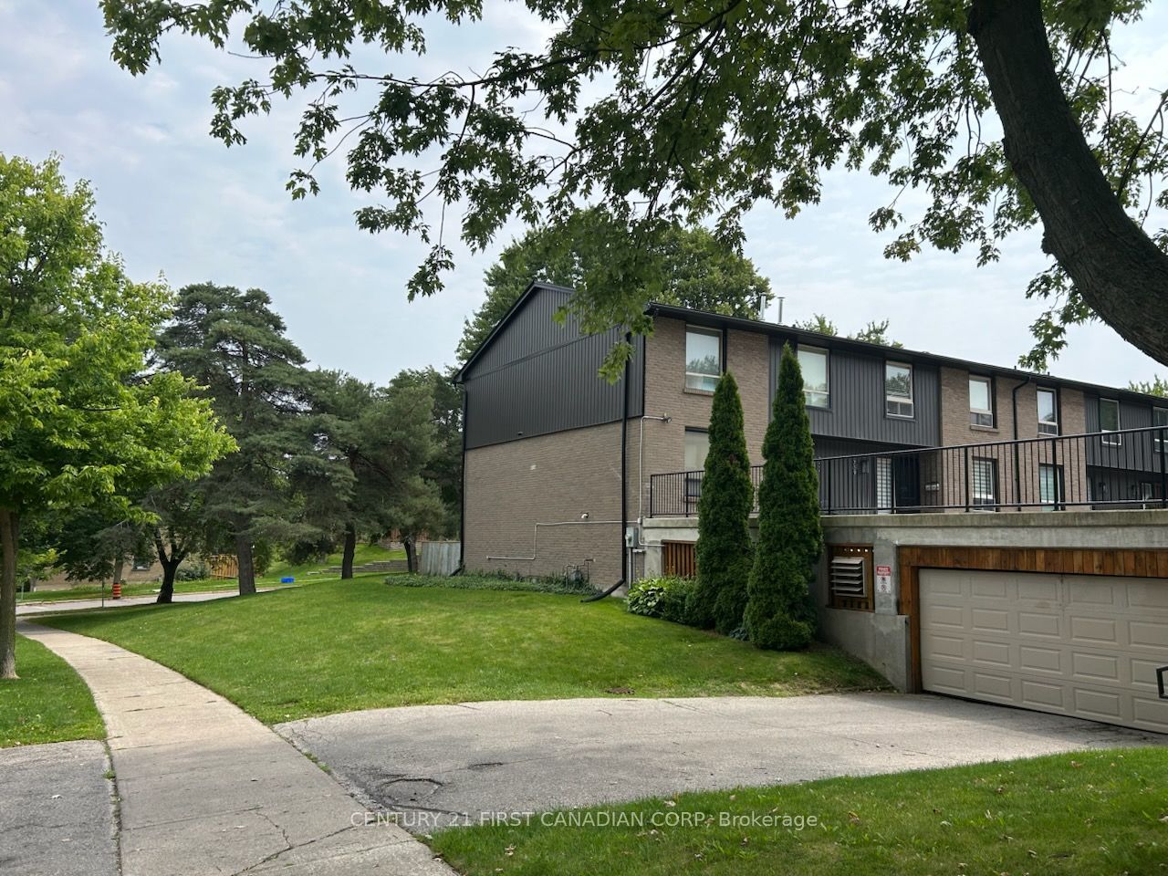 757 Berkshire Drive Property Photo 6