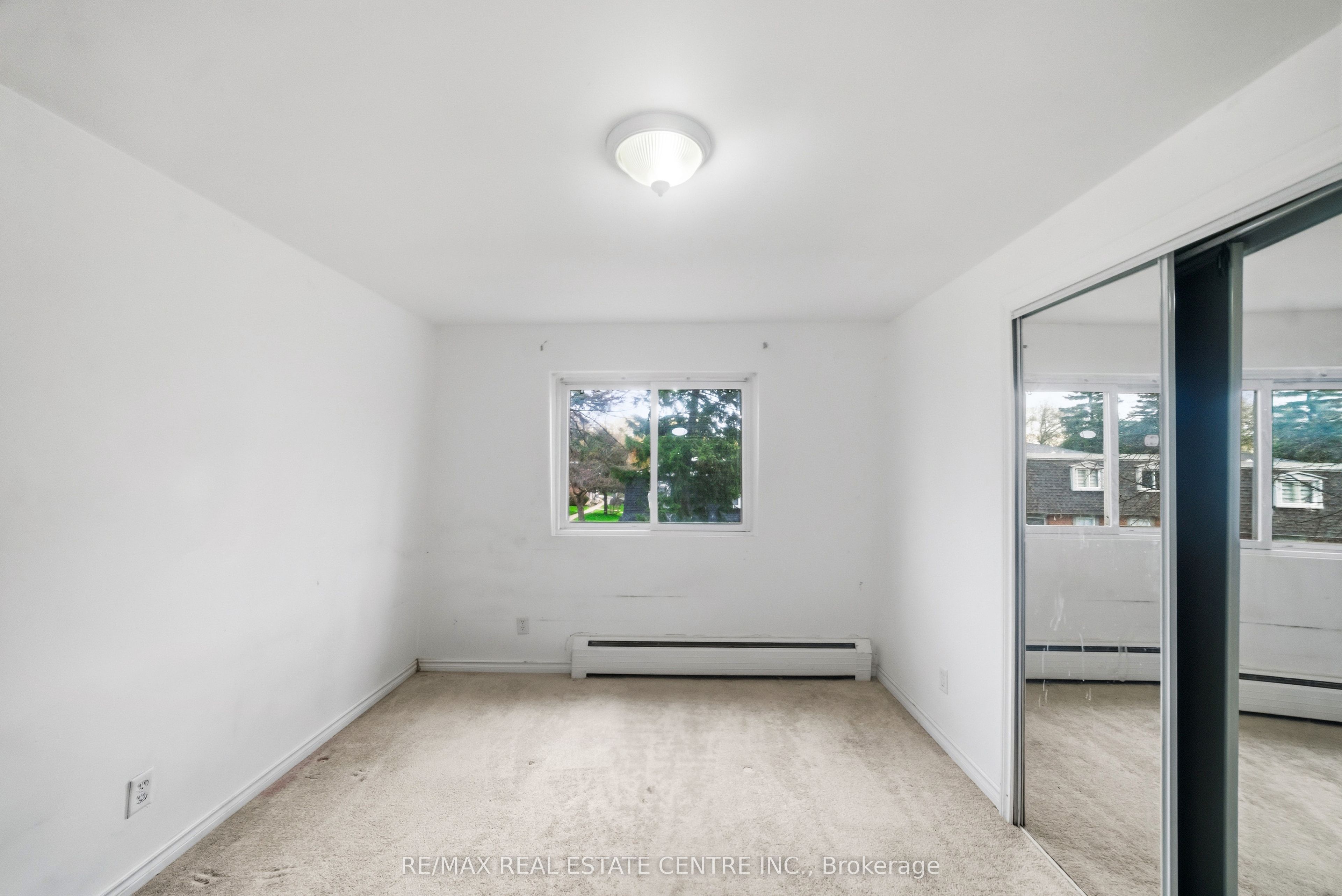 76 Borden Parkway 10 Property Photo 10