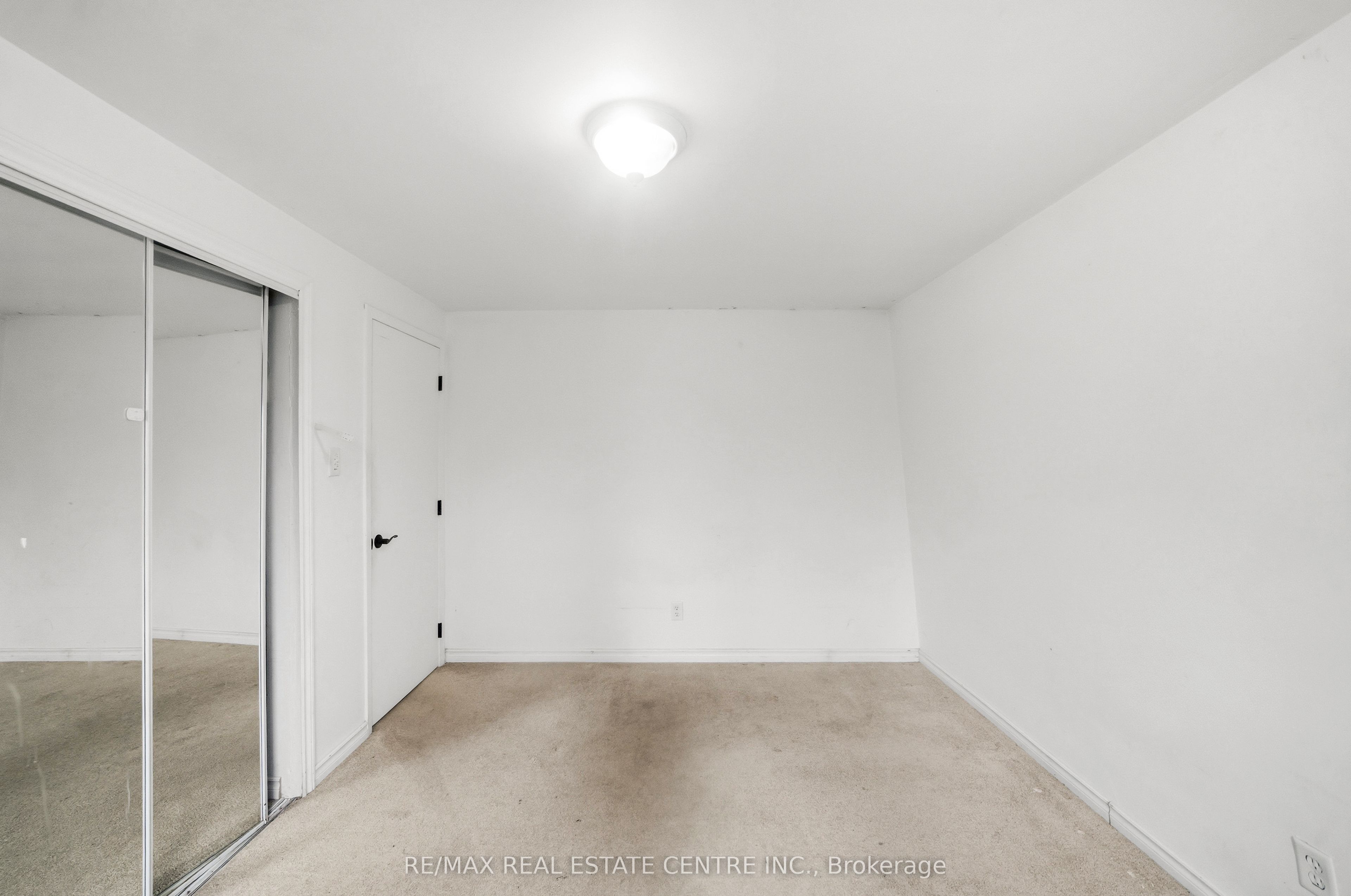 76 Borden Parkway 10 Property Photo 11