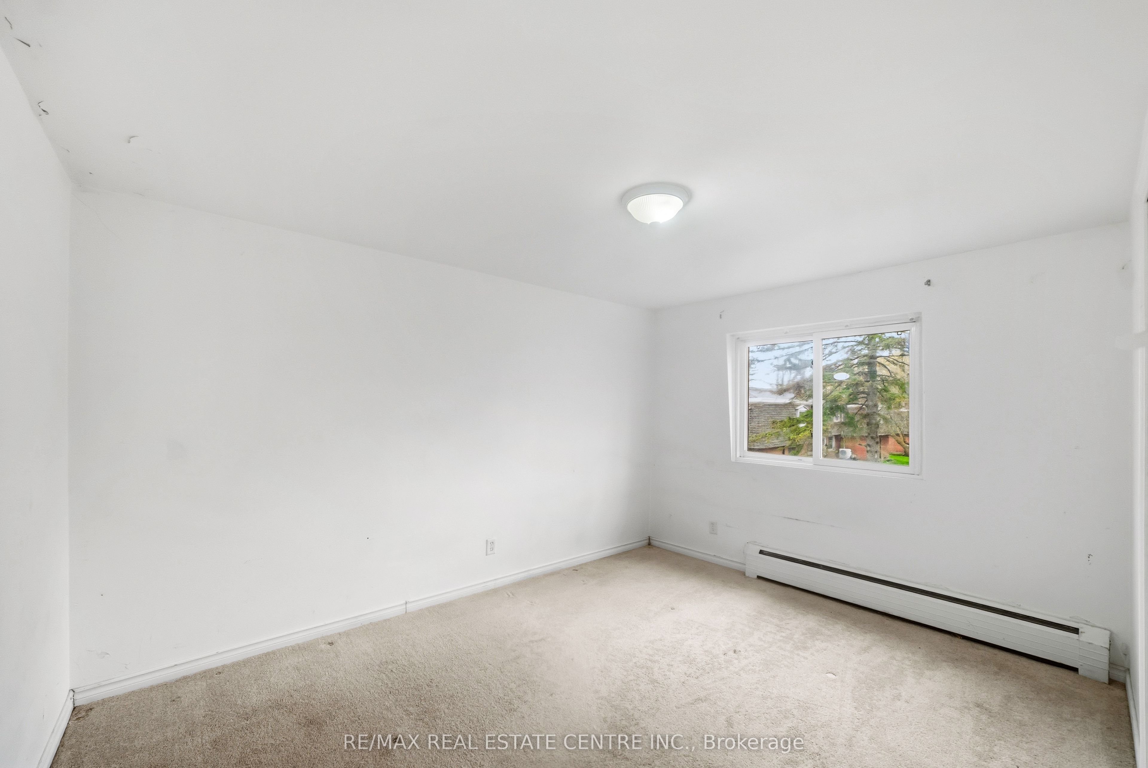 76 Borden Parkway 10 Property Photo 15