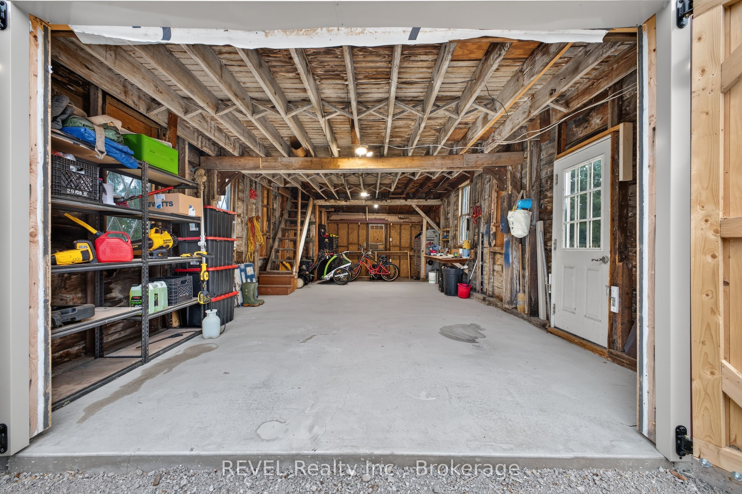 312 Phipps Street Property Photo 8