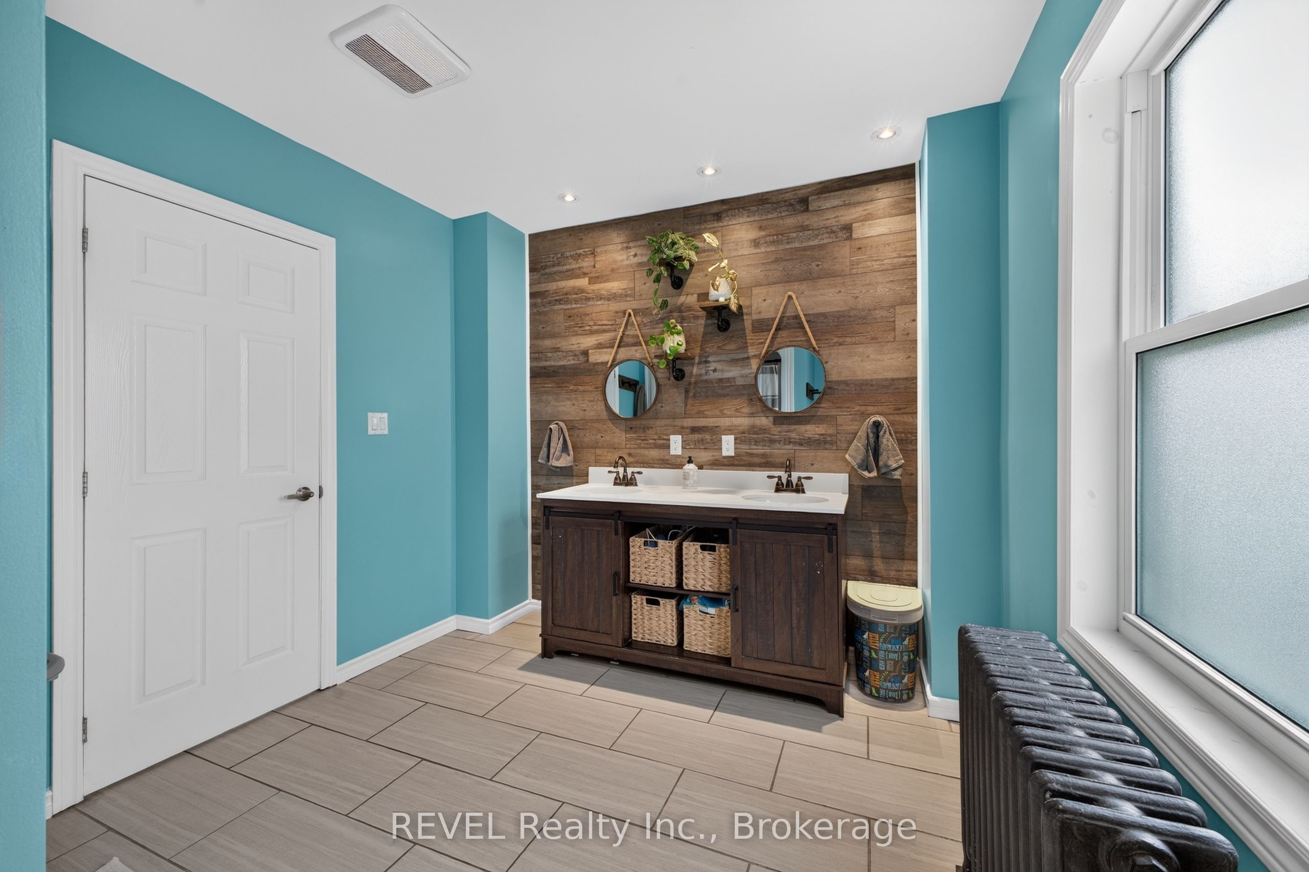 312 Phipps Street Property Photo 13