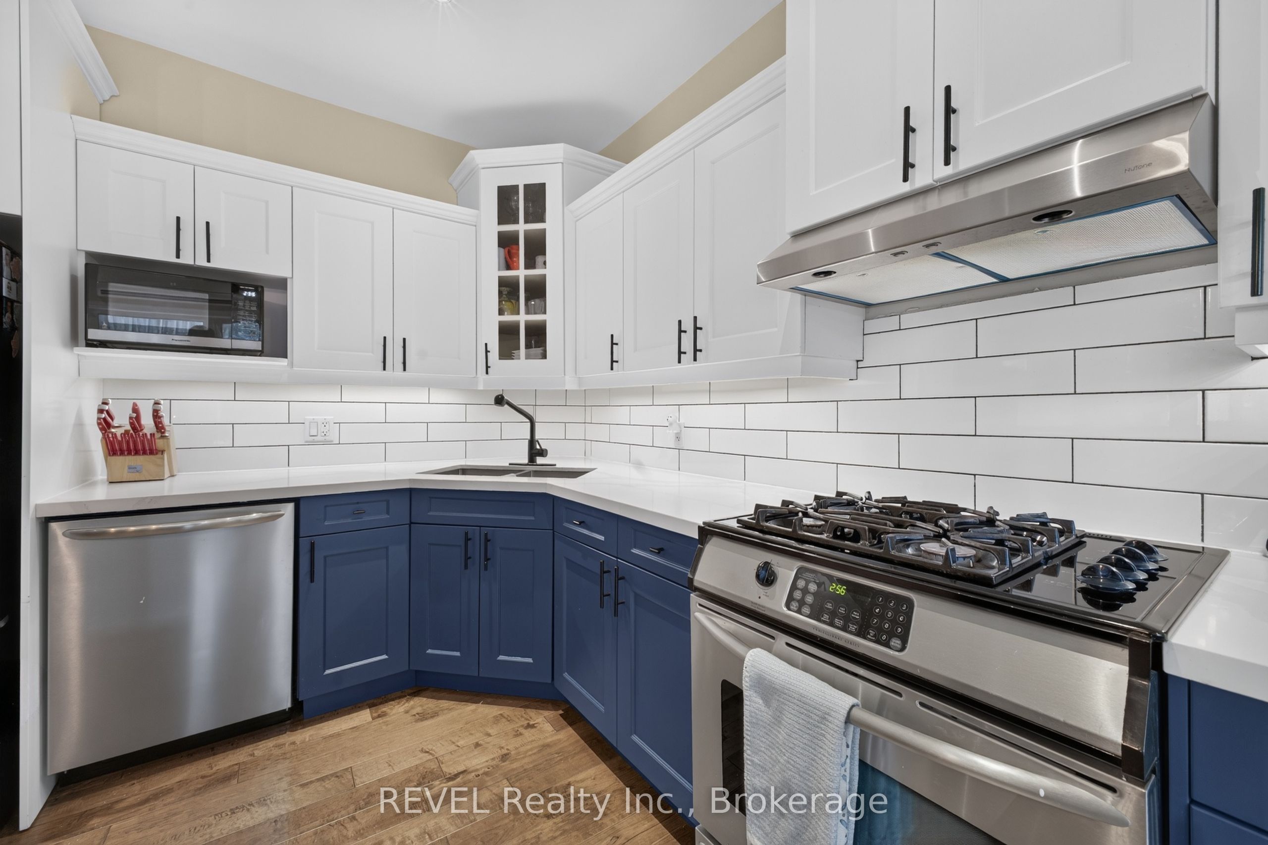 312 Phipps Street Property Photo 15
