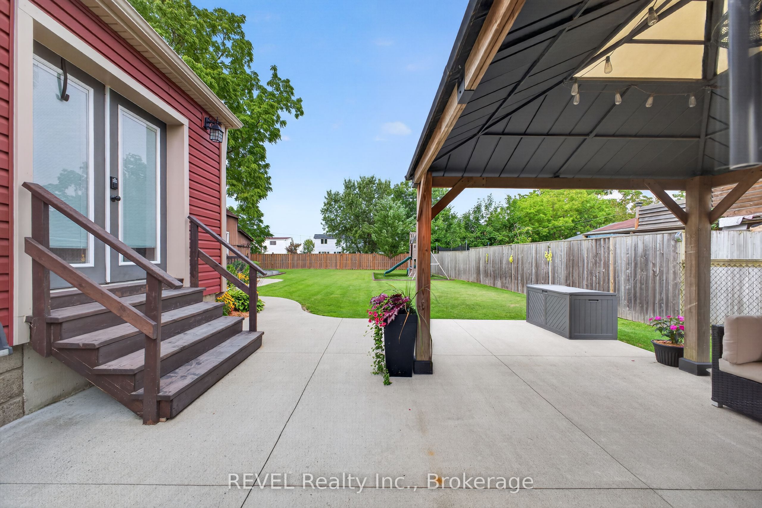 312 Phipps Street Property Photo 25