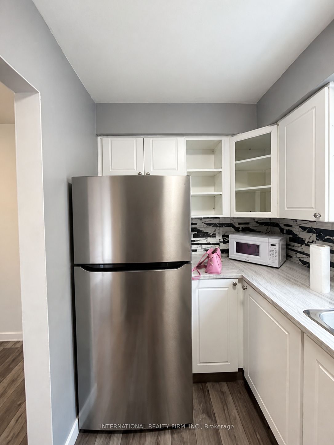470 Second Street 8 Property Photo 4