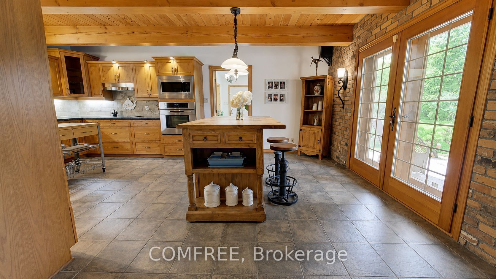 7925 Resolute Way Property Photo 10