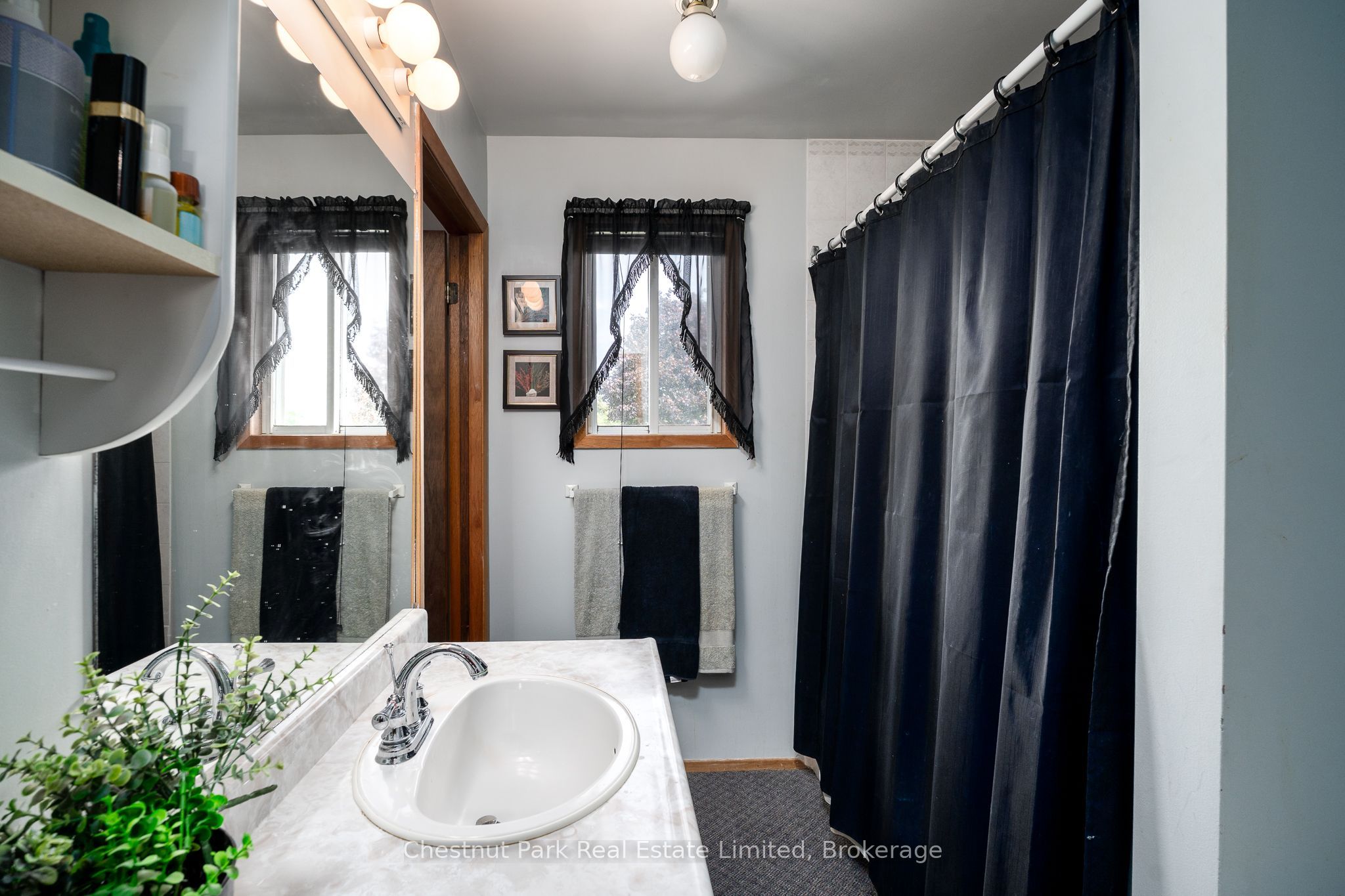 4 First Avenue Property Photo 15