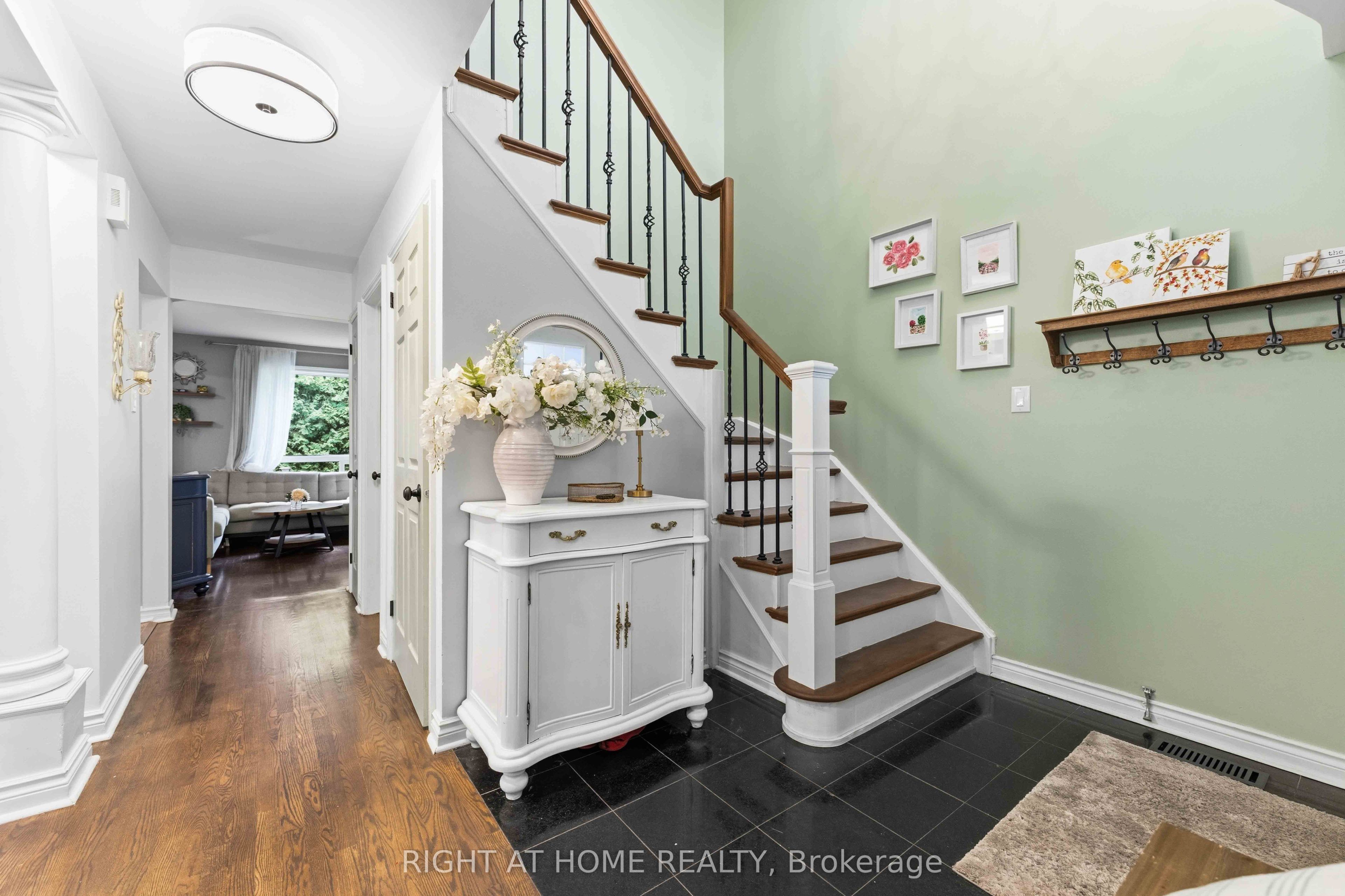 25 Waterton Crescent Property Photo 5