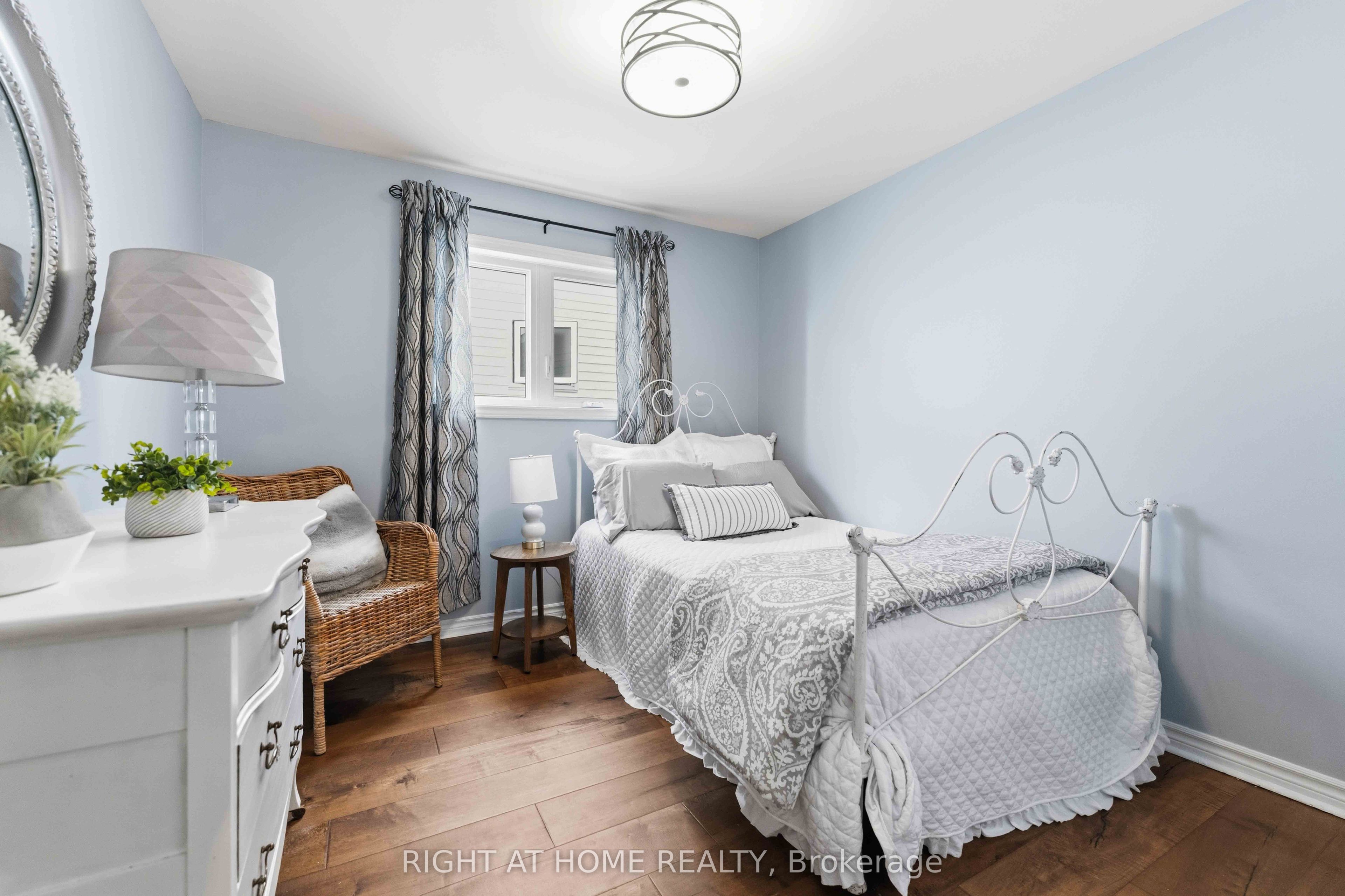 25 Waterton Crescent Property Photo 28