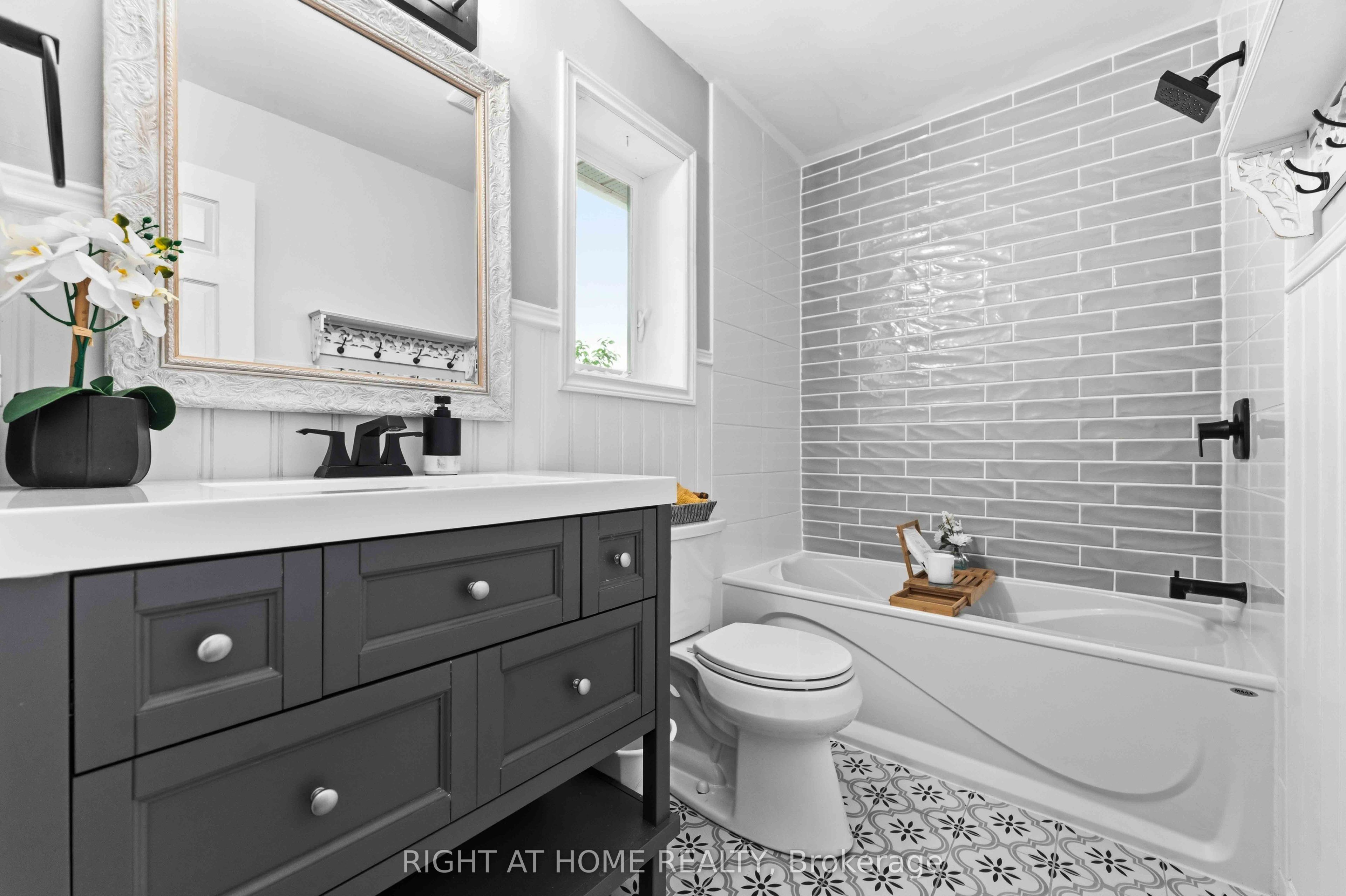 25 Waterton Crescent Property Photo 32