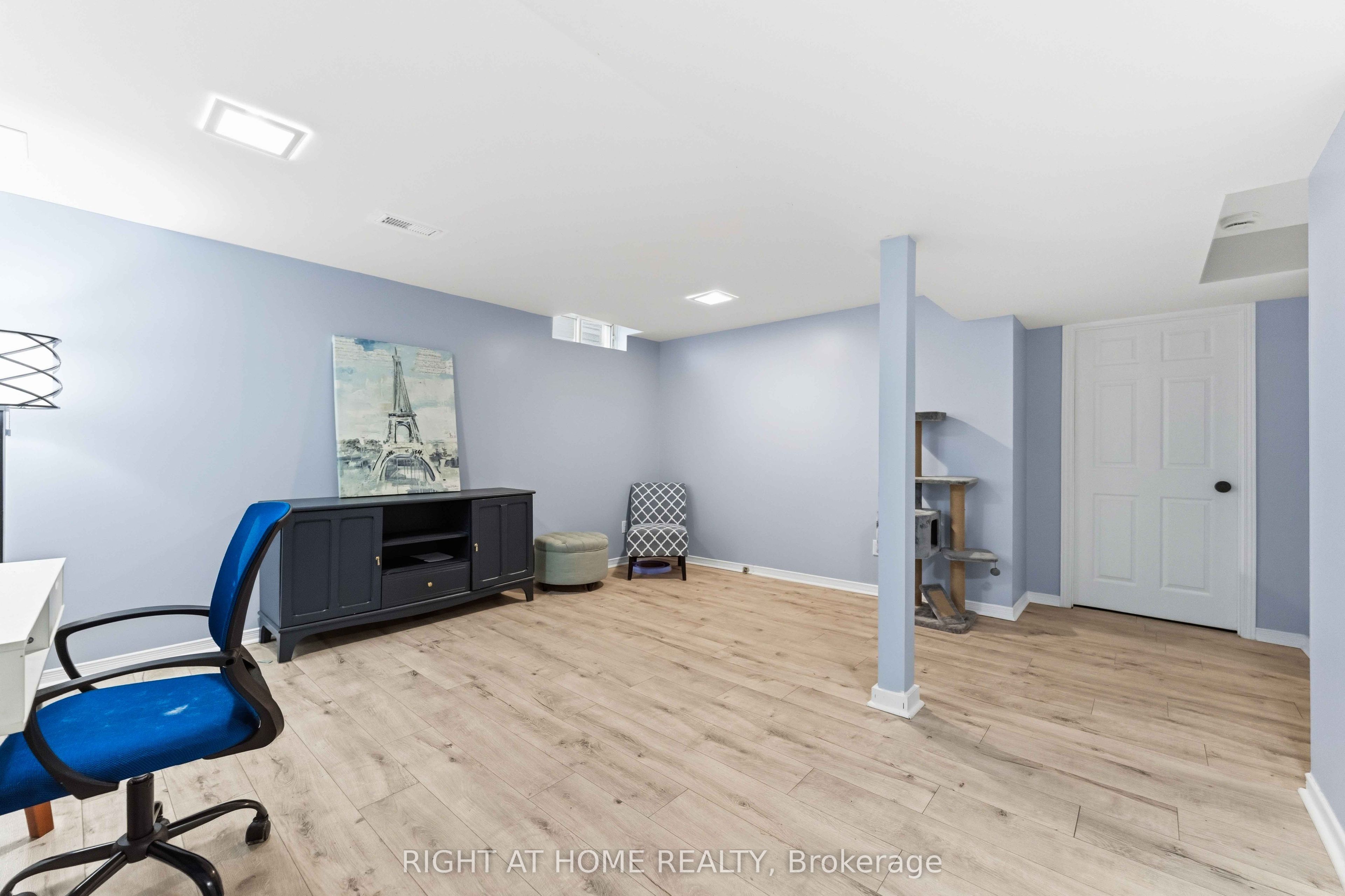 25 Waterton Crescent Property Photo 36