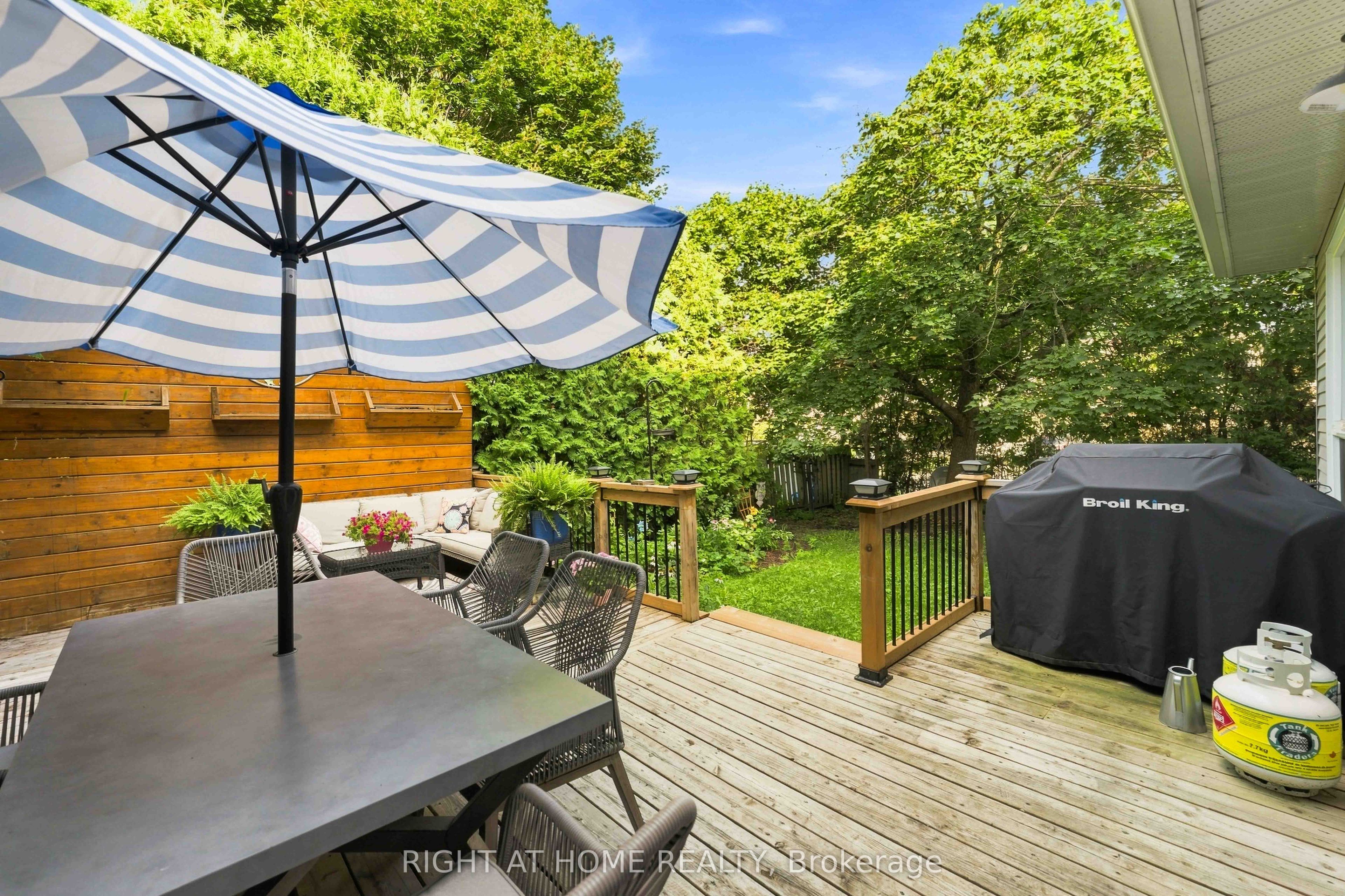 25 Waterton Crescent Property Photo 37