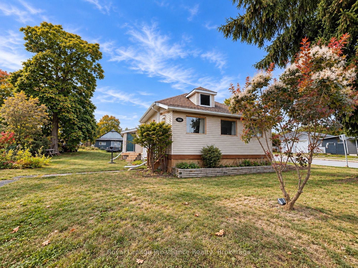 252 Sidney Street Property Photo 1