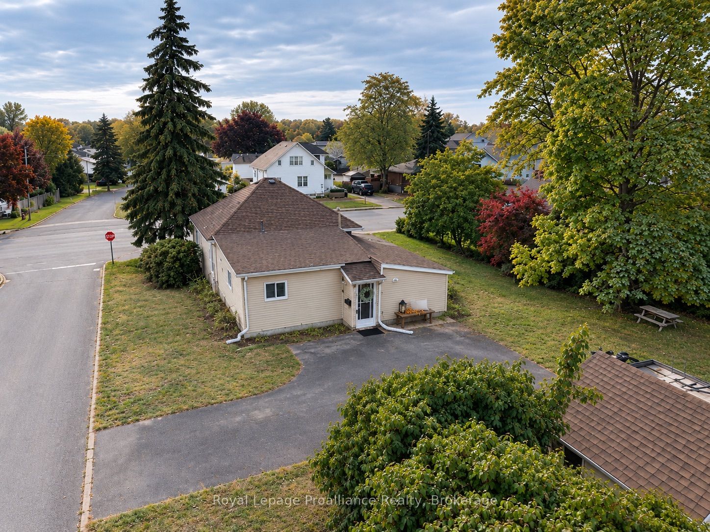 252 Sidney Street Property Photo 2