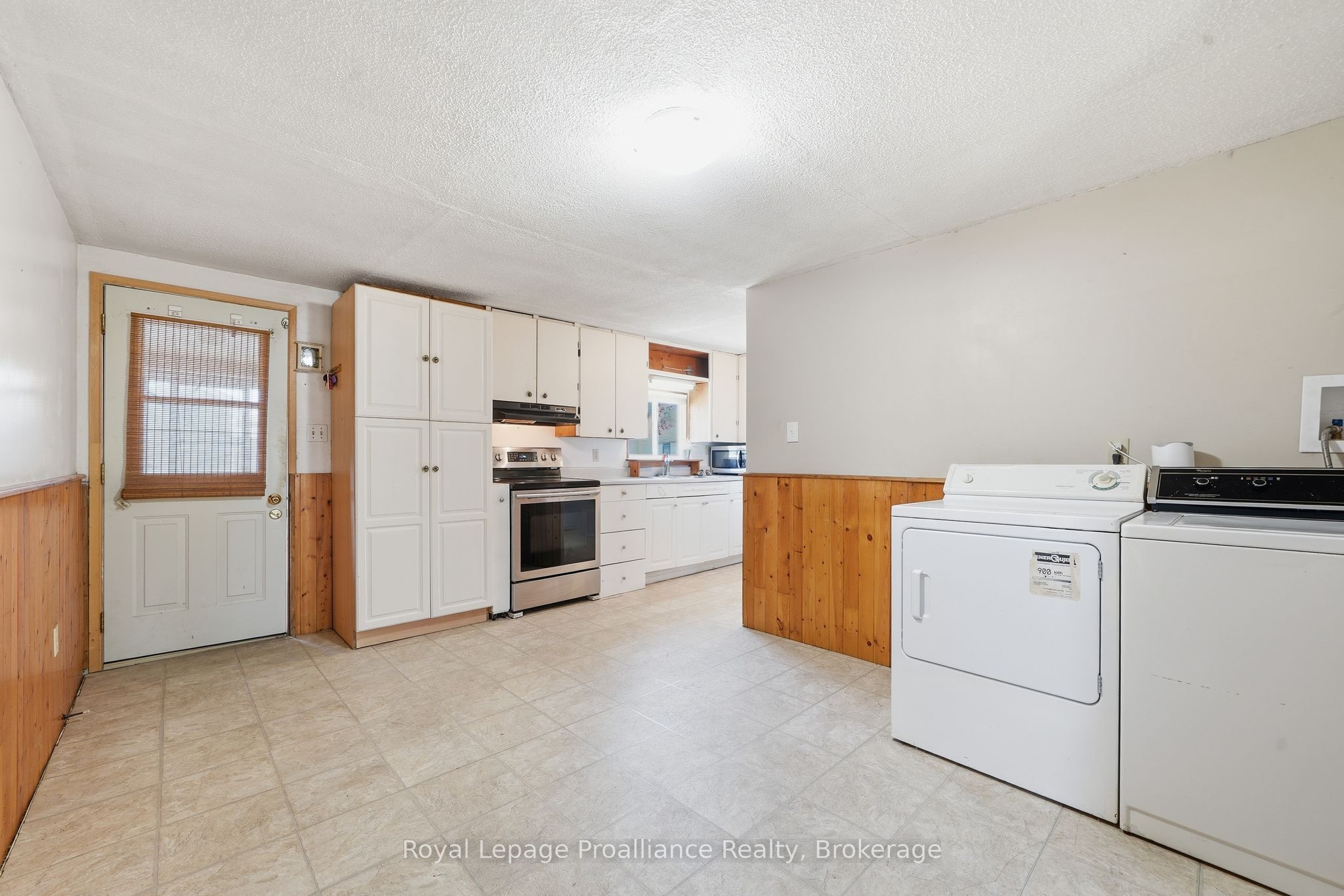 252 Sidney Street Property Photo 4
