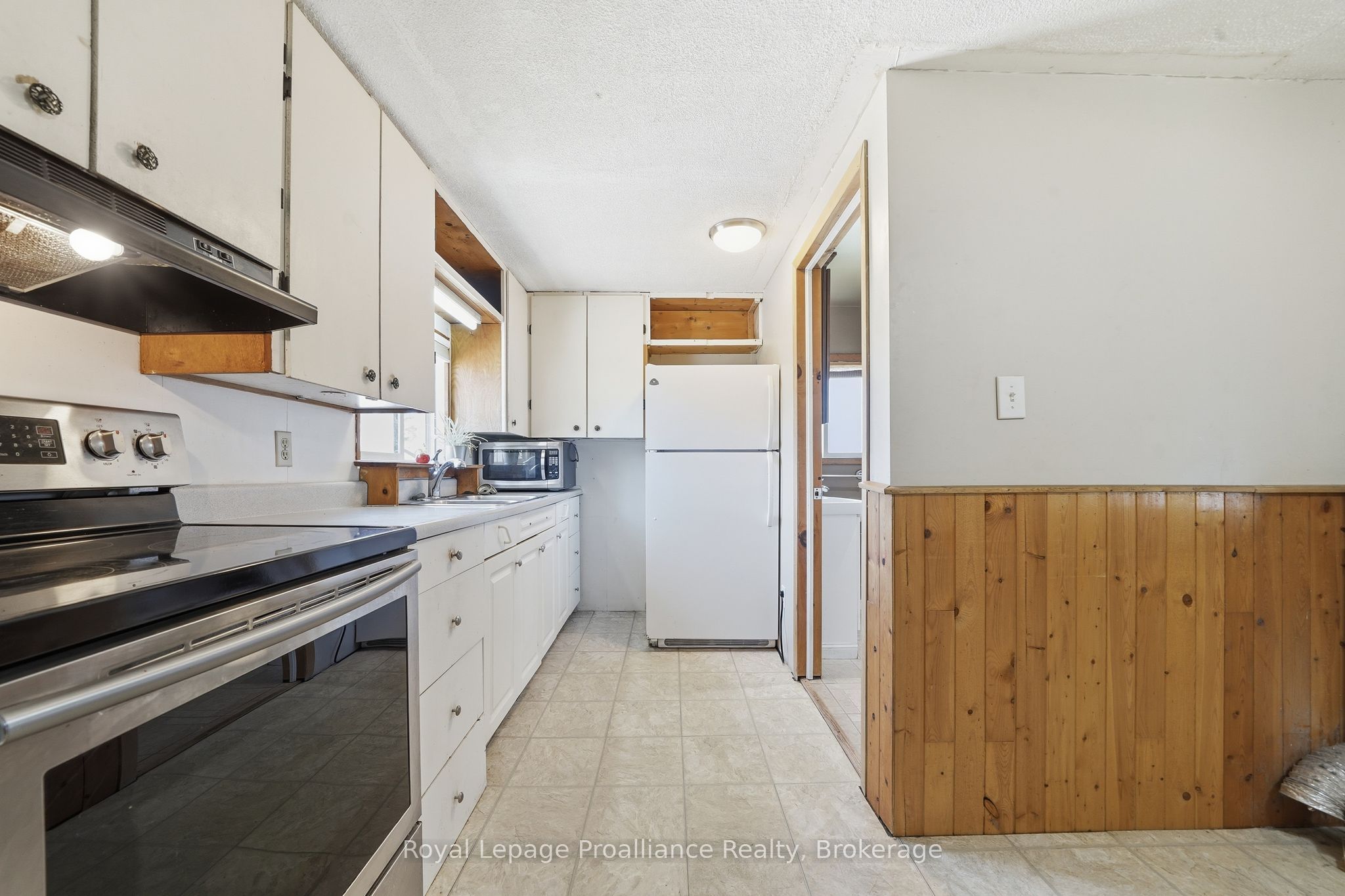 252 Sidney Street Property Photo 5