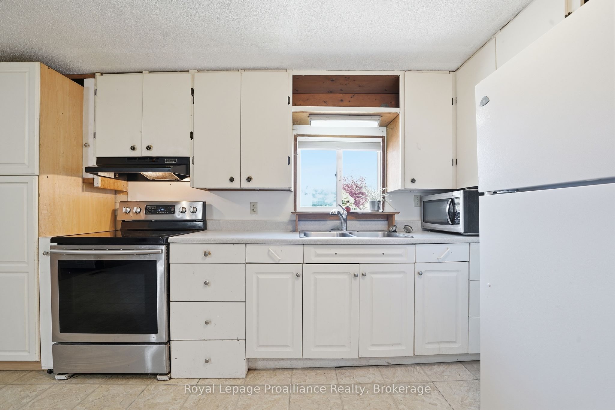 252 Sidney Street Property Photo 6