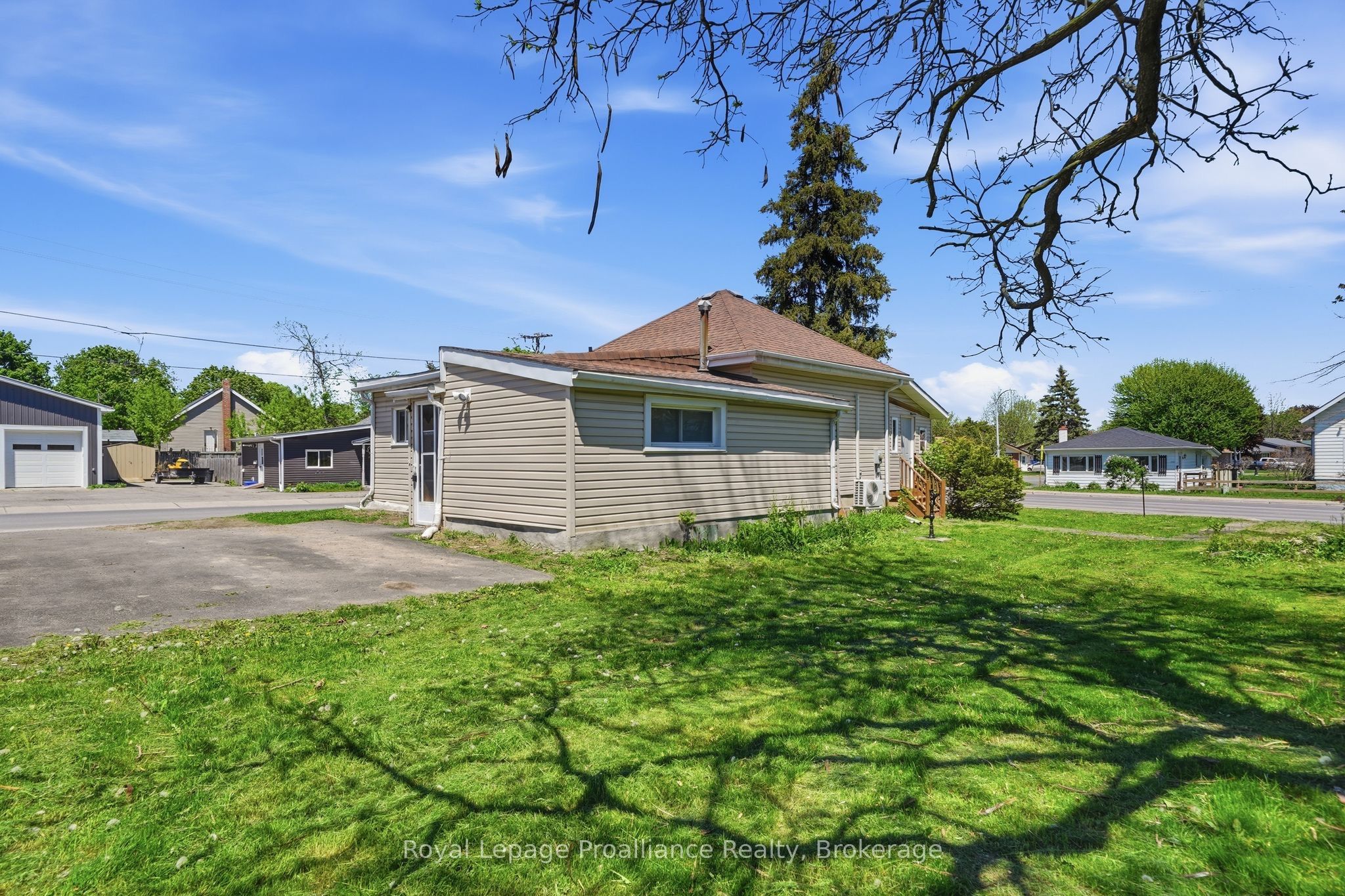 252 Sidney Street Property Photo 22