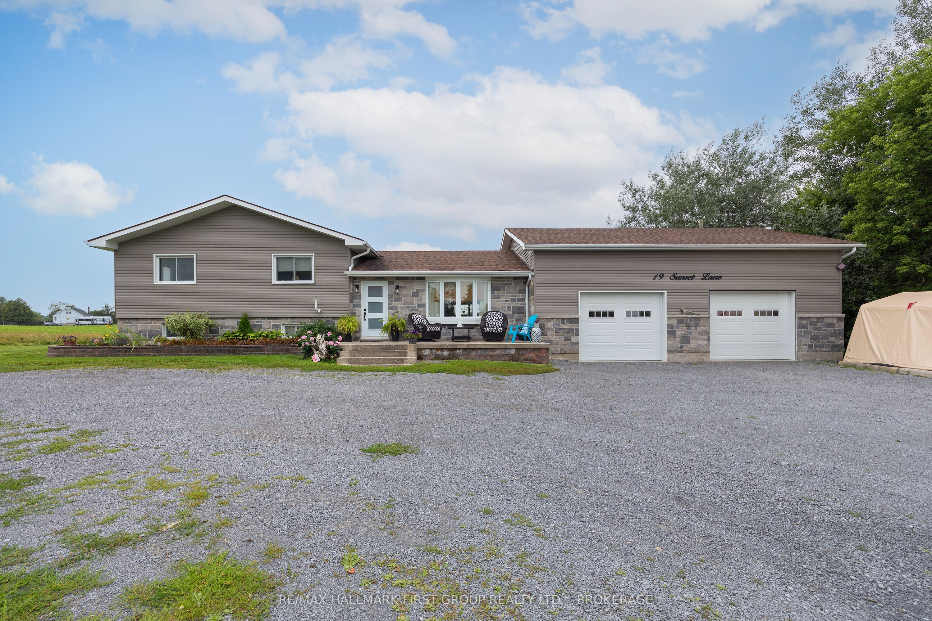 19 Sunset Lane Property Photo 2