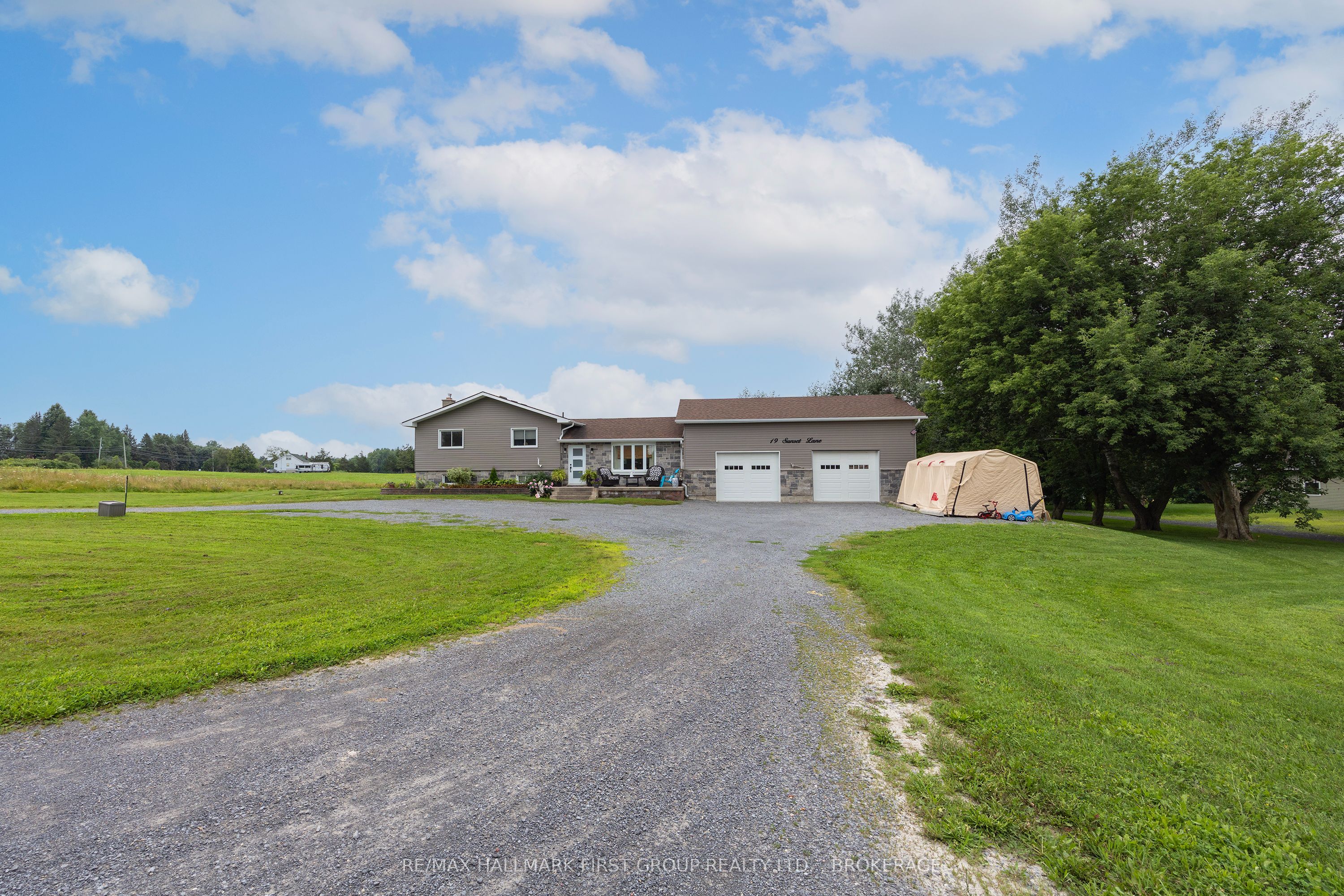 19 Sunset Lane Property Photo 3