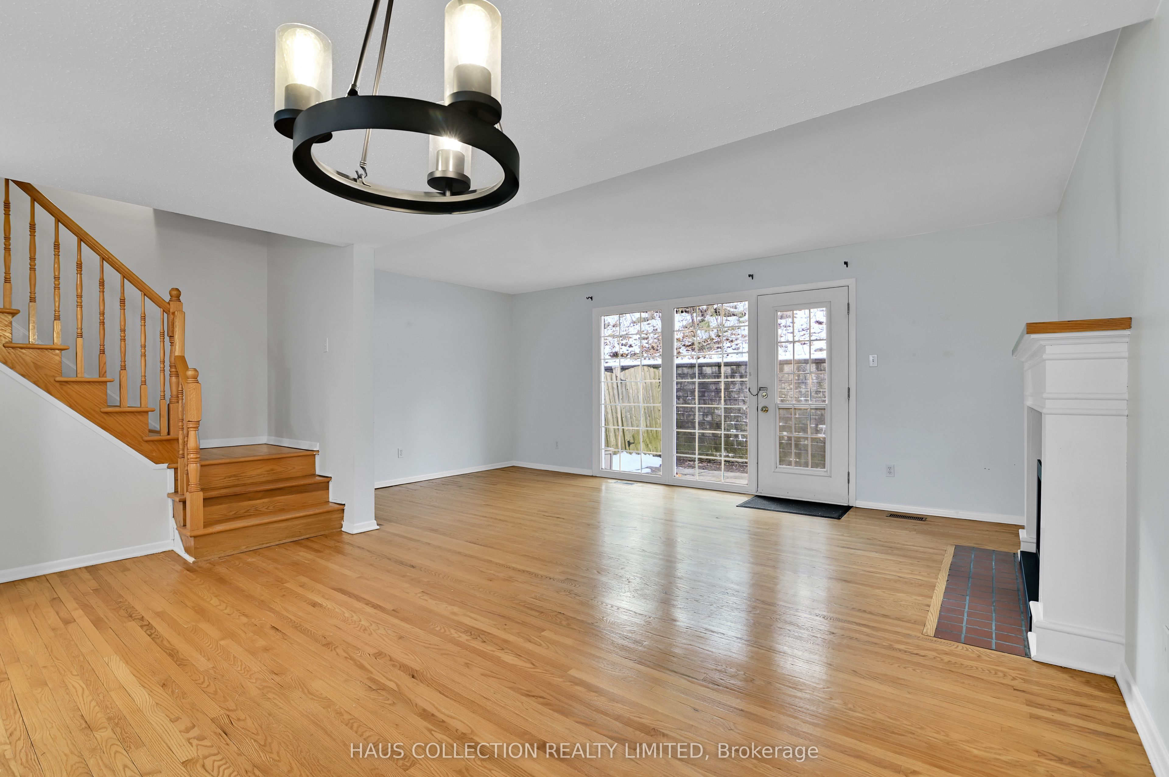 884 Walkley Road Property Photo 7