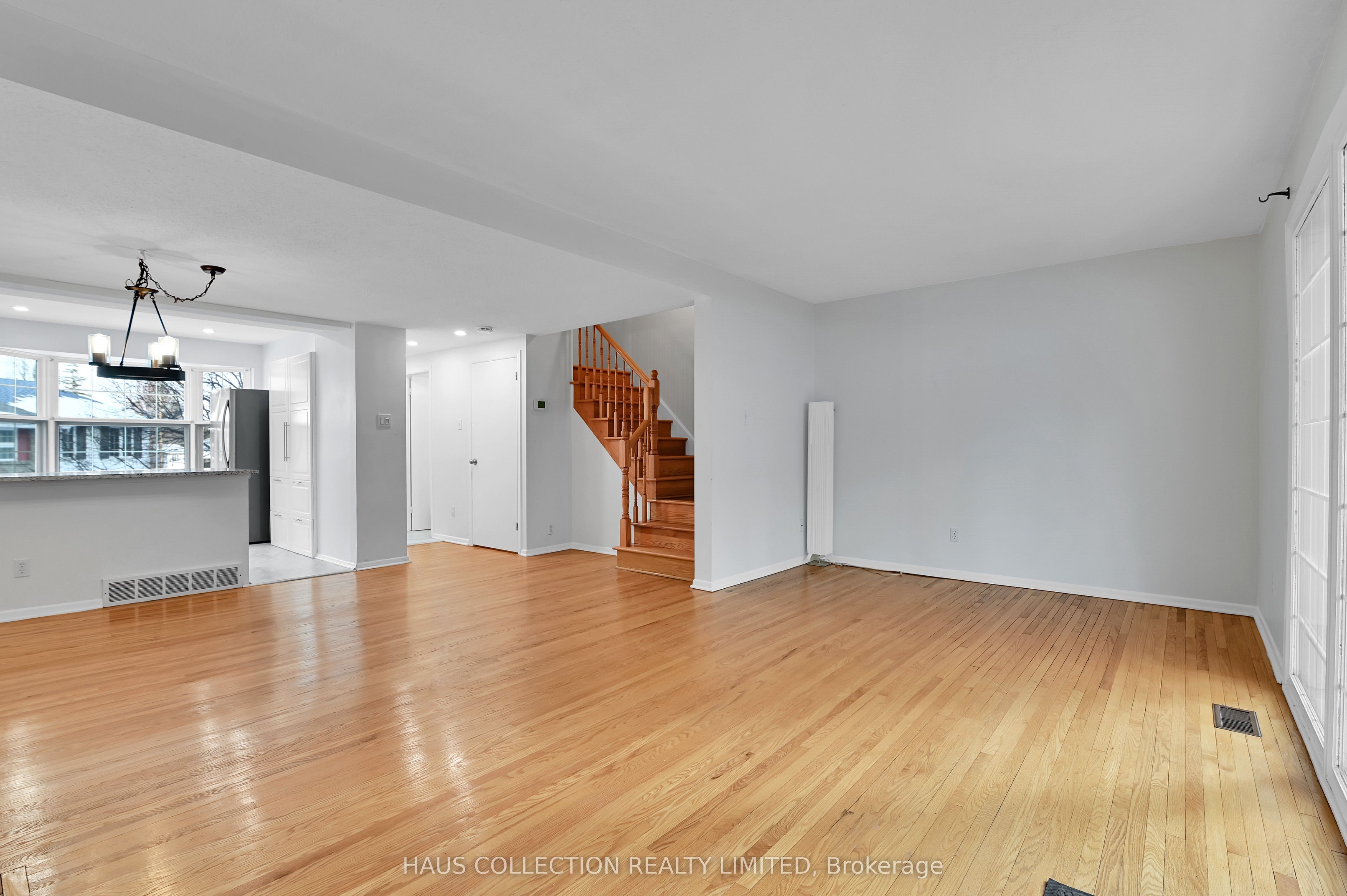 884 Walkley Road Property Photo 8