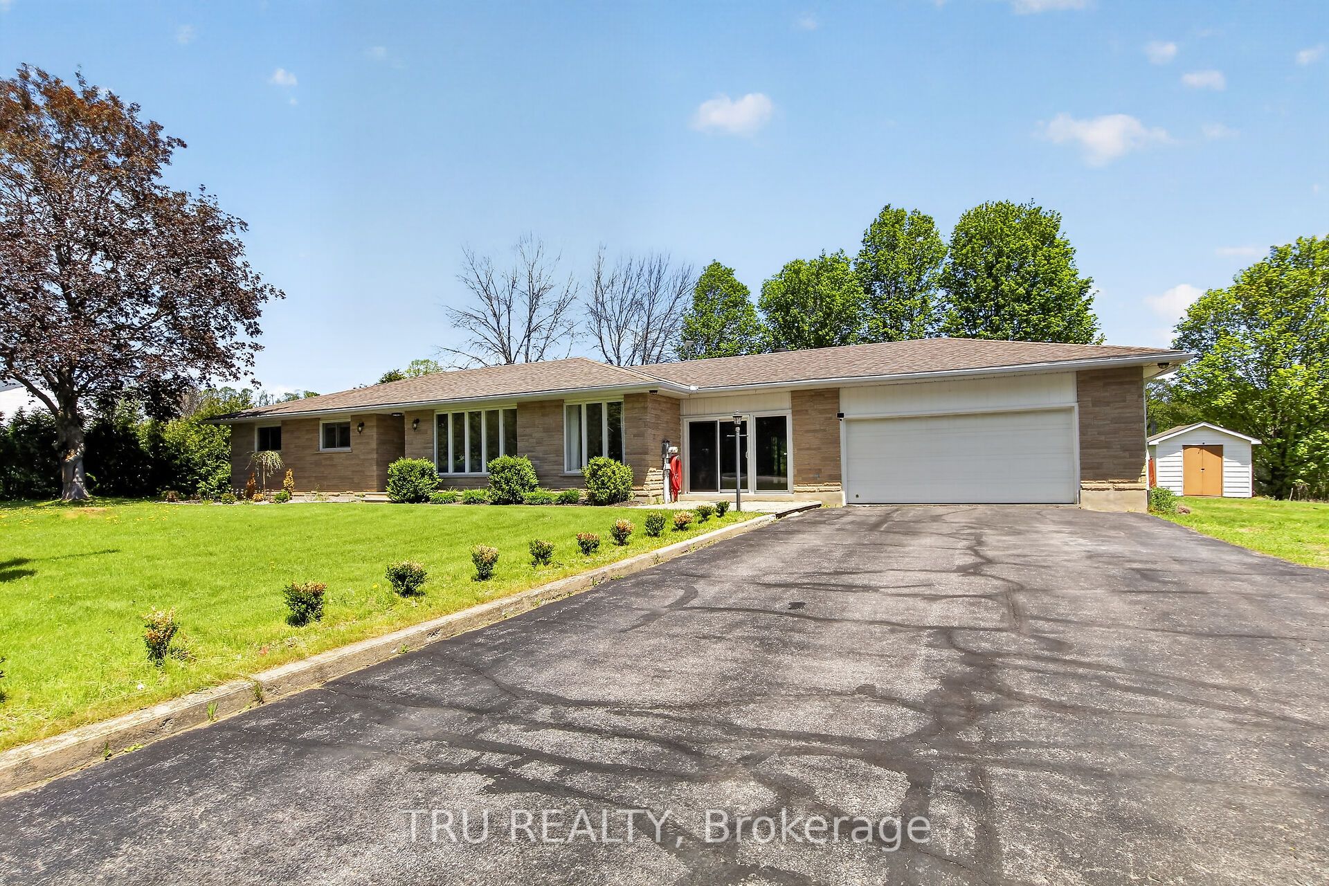 3910 Highland Road Property Photo 2
