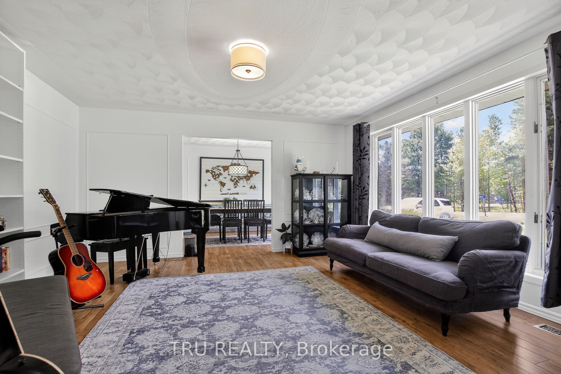 3910 Highland Road Property Photo 5