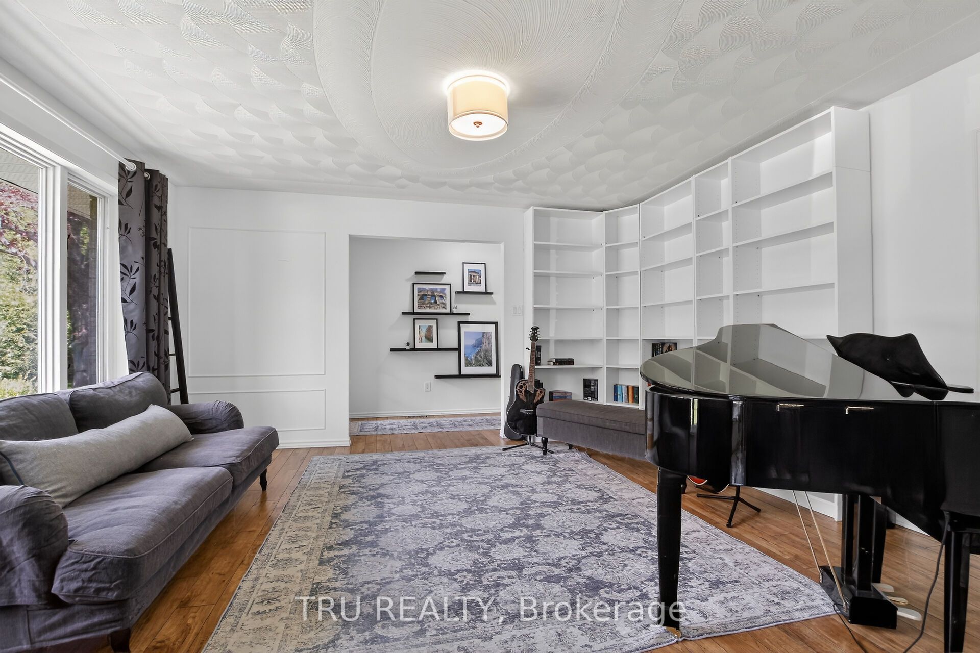 3910 Highland Road Property Photo 6