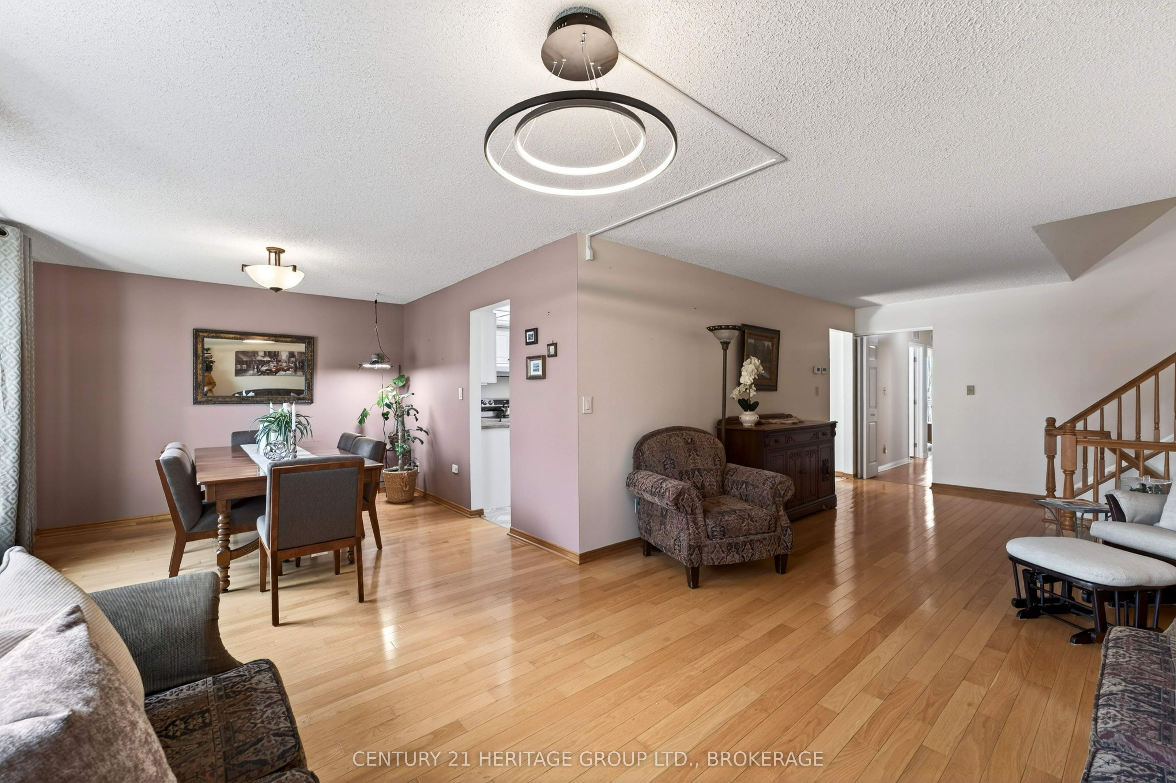 23 Old Oak Road Property Photo 8