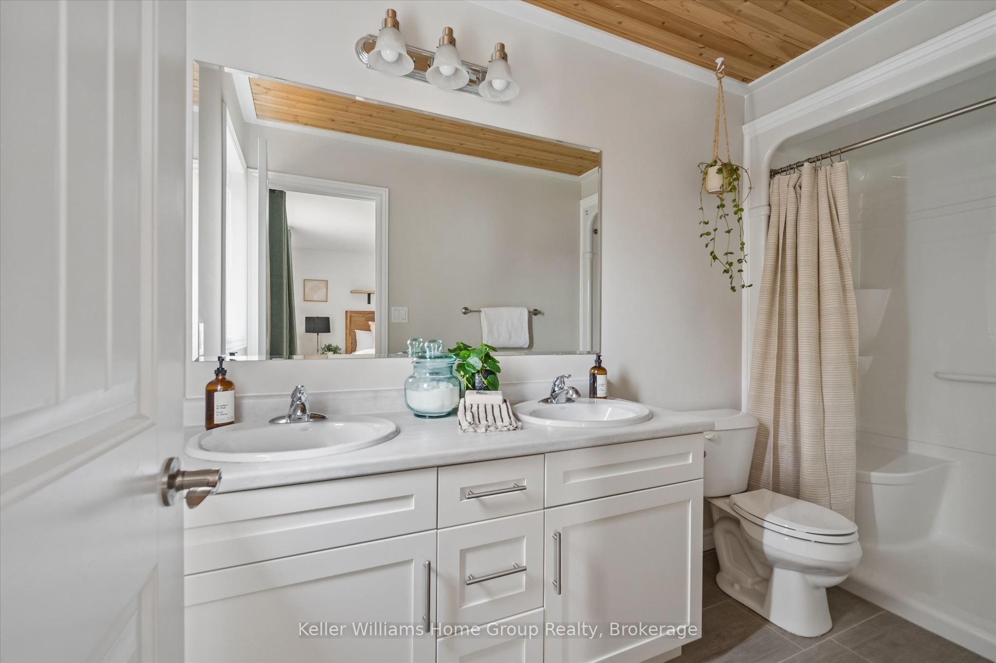 898a Gzowski Street Property Photo 29