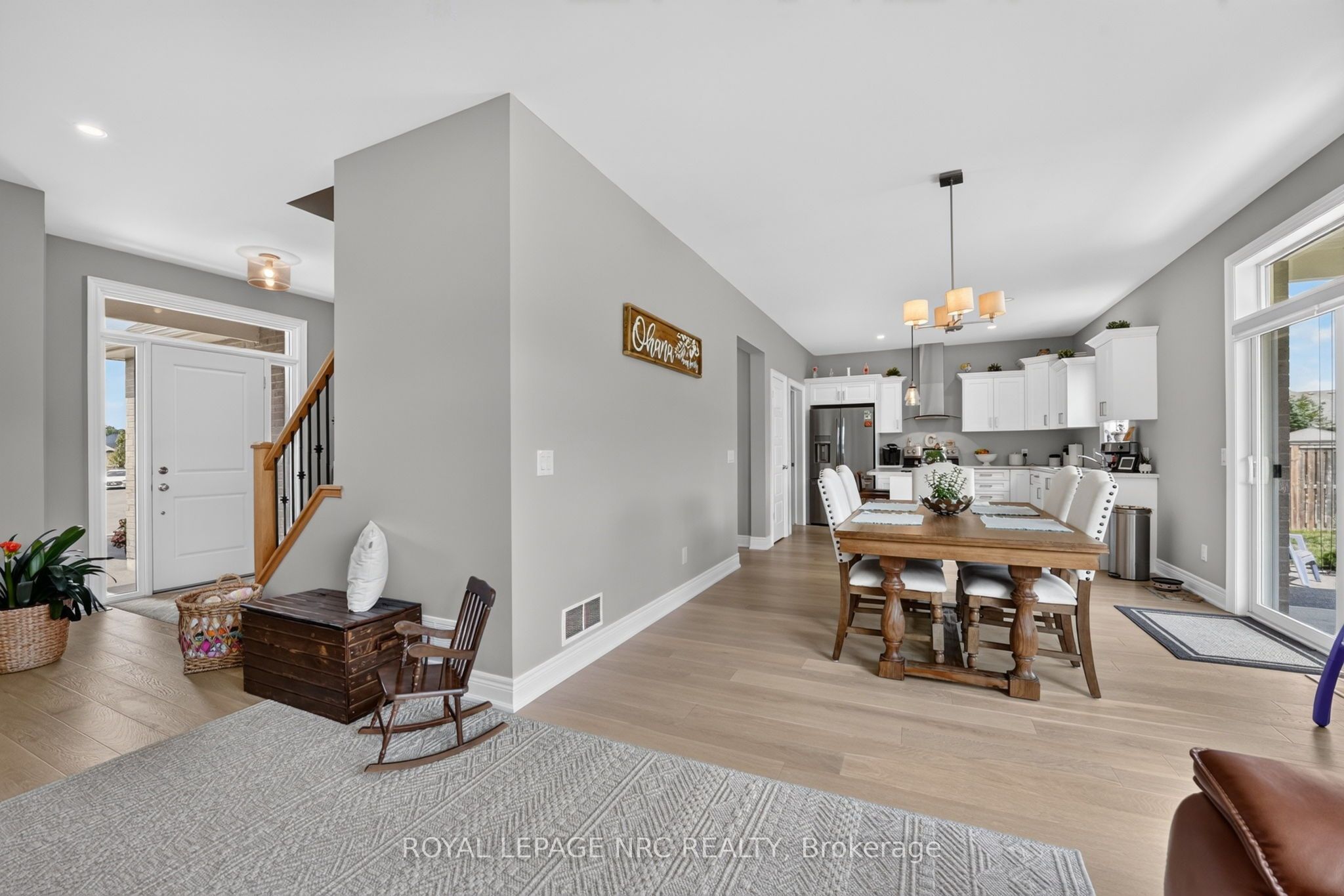4162 Village Creek Drive Property Photo 11
