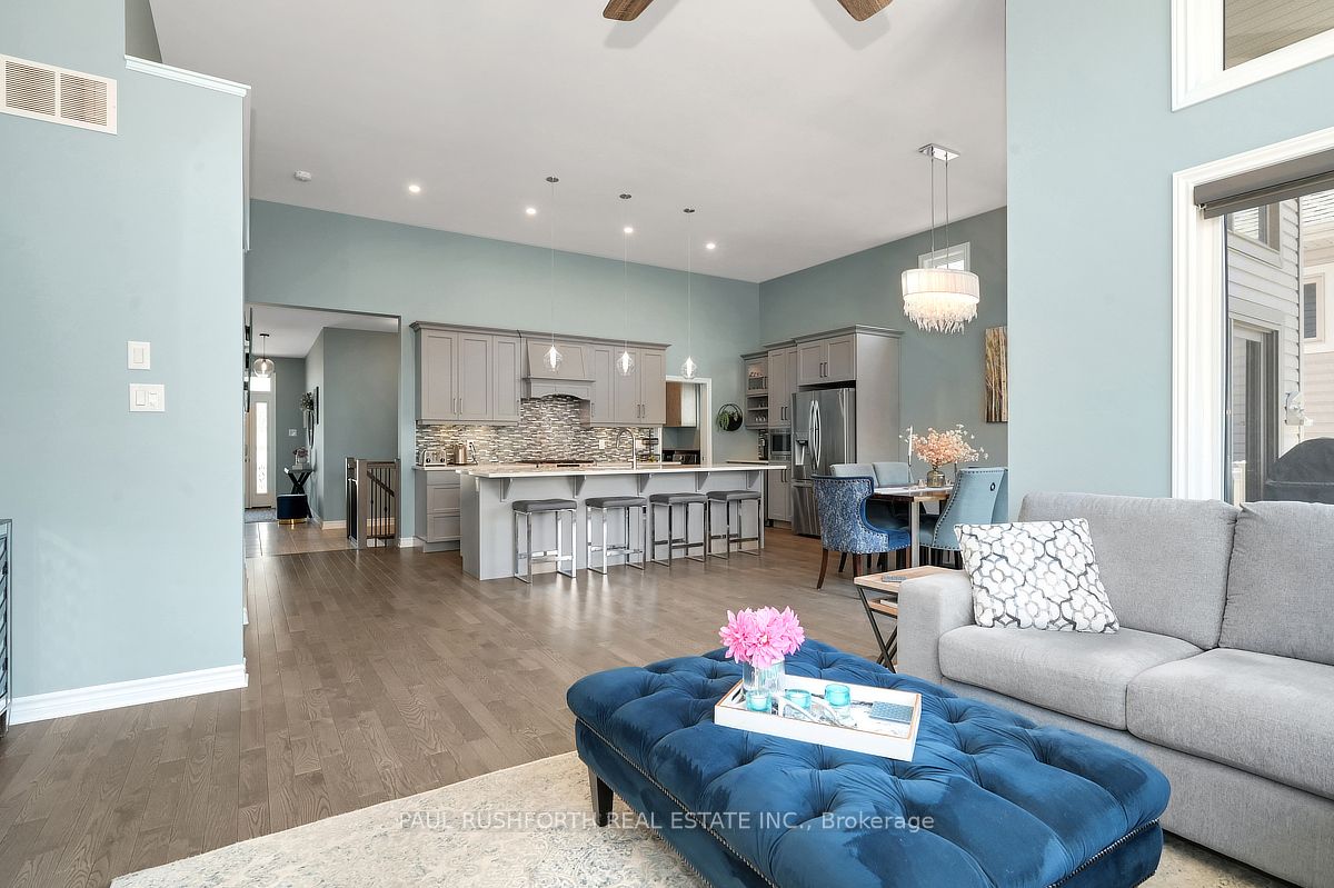 332 De L'etang Street Property Photo 10
