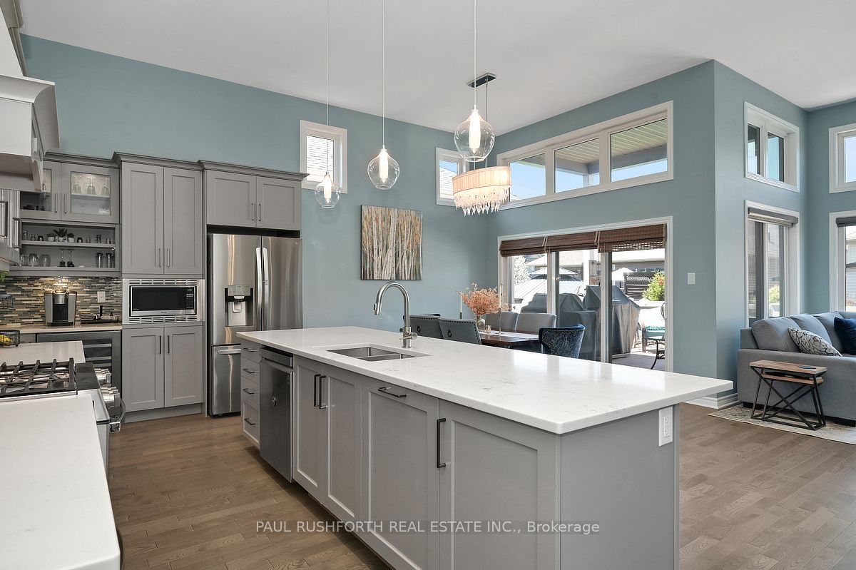 332 De L'etang Street Property Photo 16