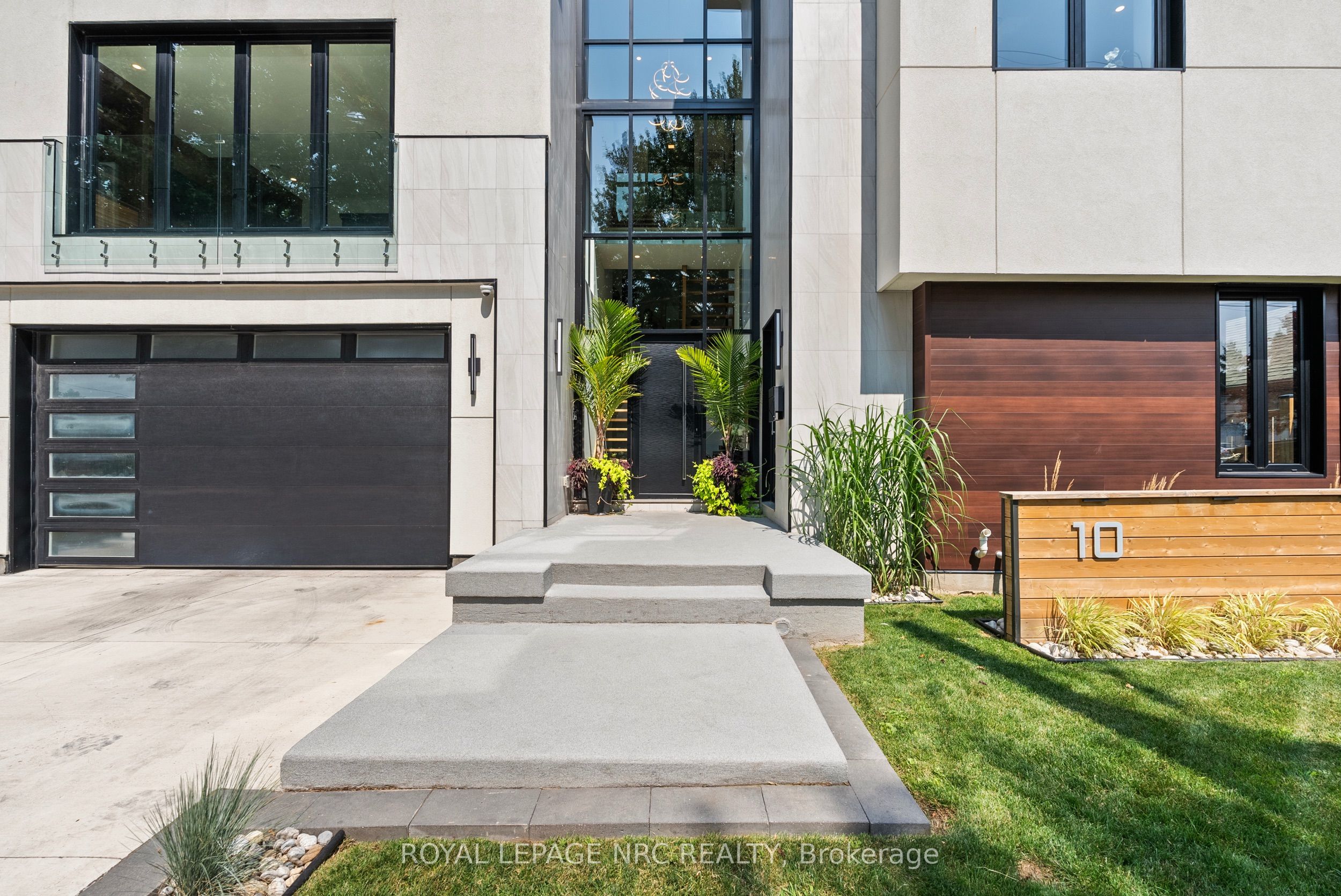 10 Pawling Street Property Photo 4