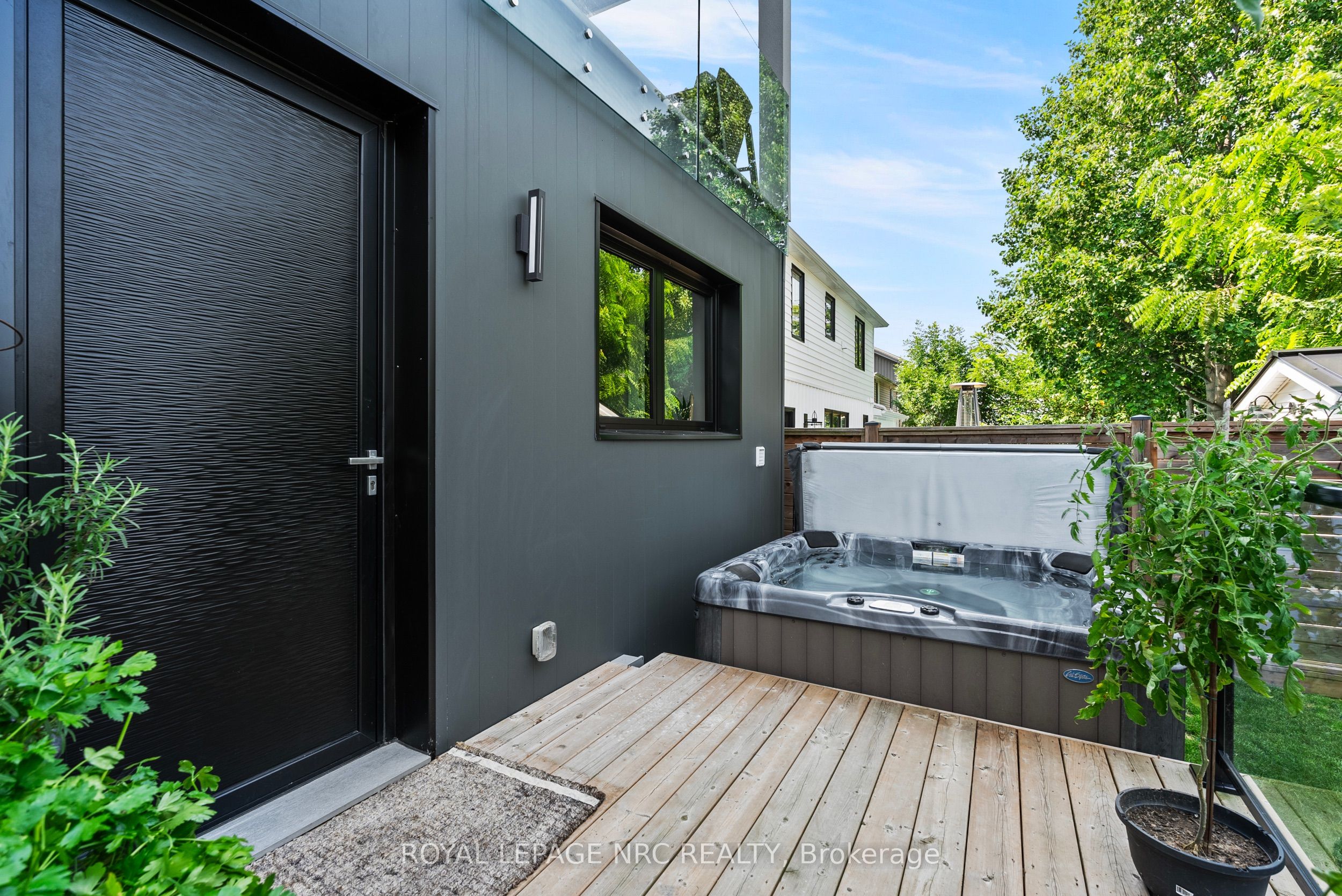 10 Pawling Street Property Photo 44