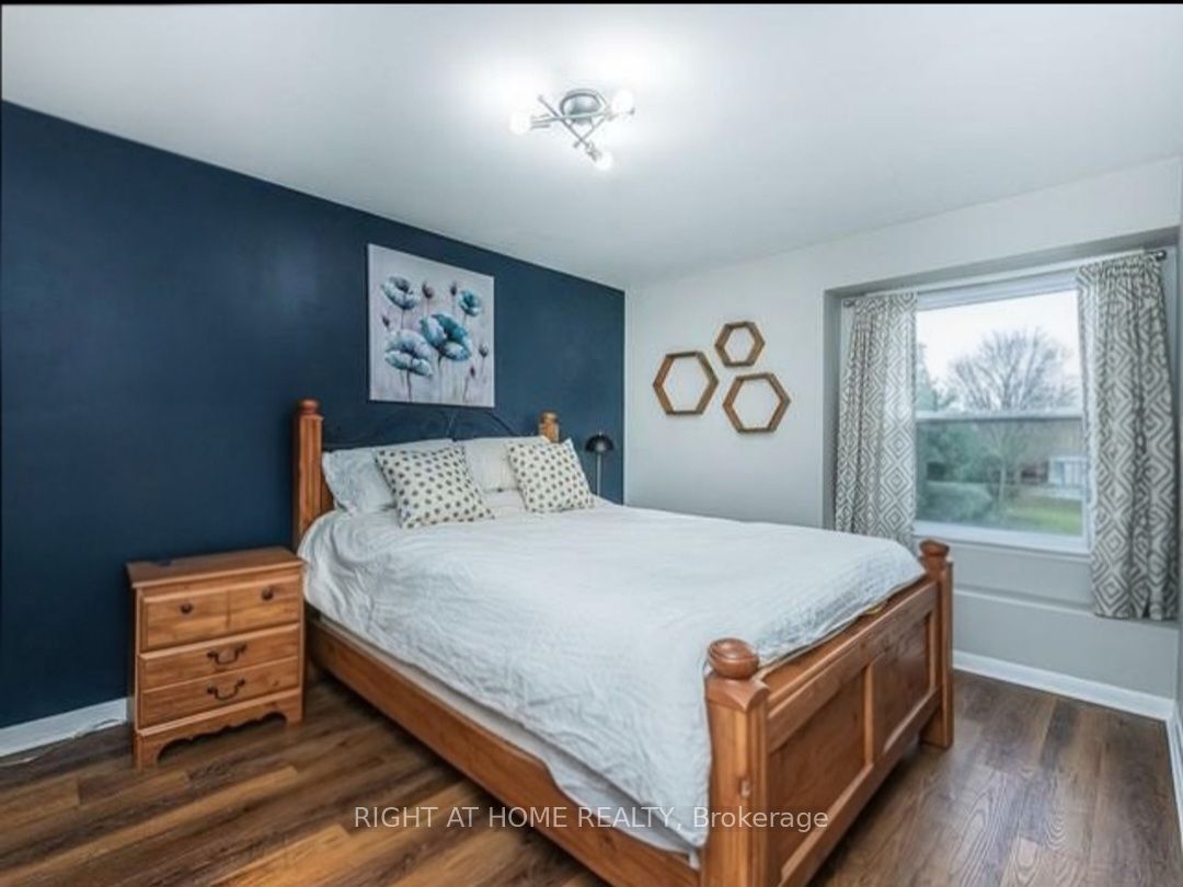 90 Chapple Hill Road S Upper Unit Property Photo 9