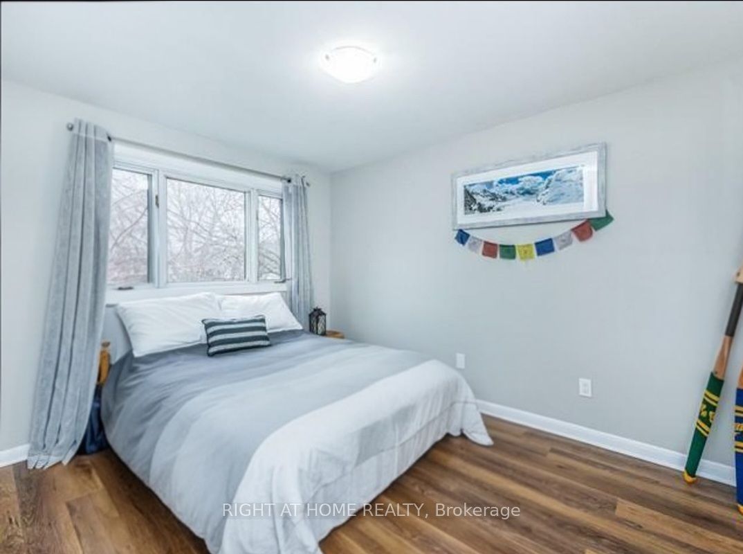 90 Chapple Hill Road S Upper Unit Property Photo 10