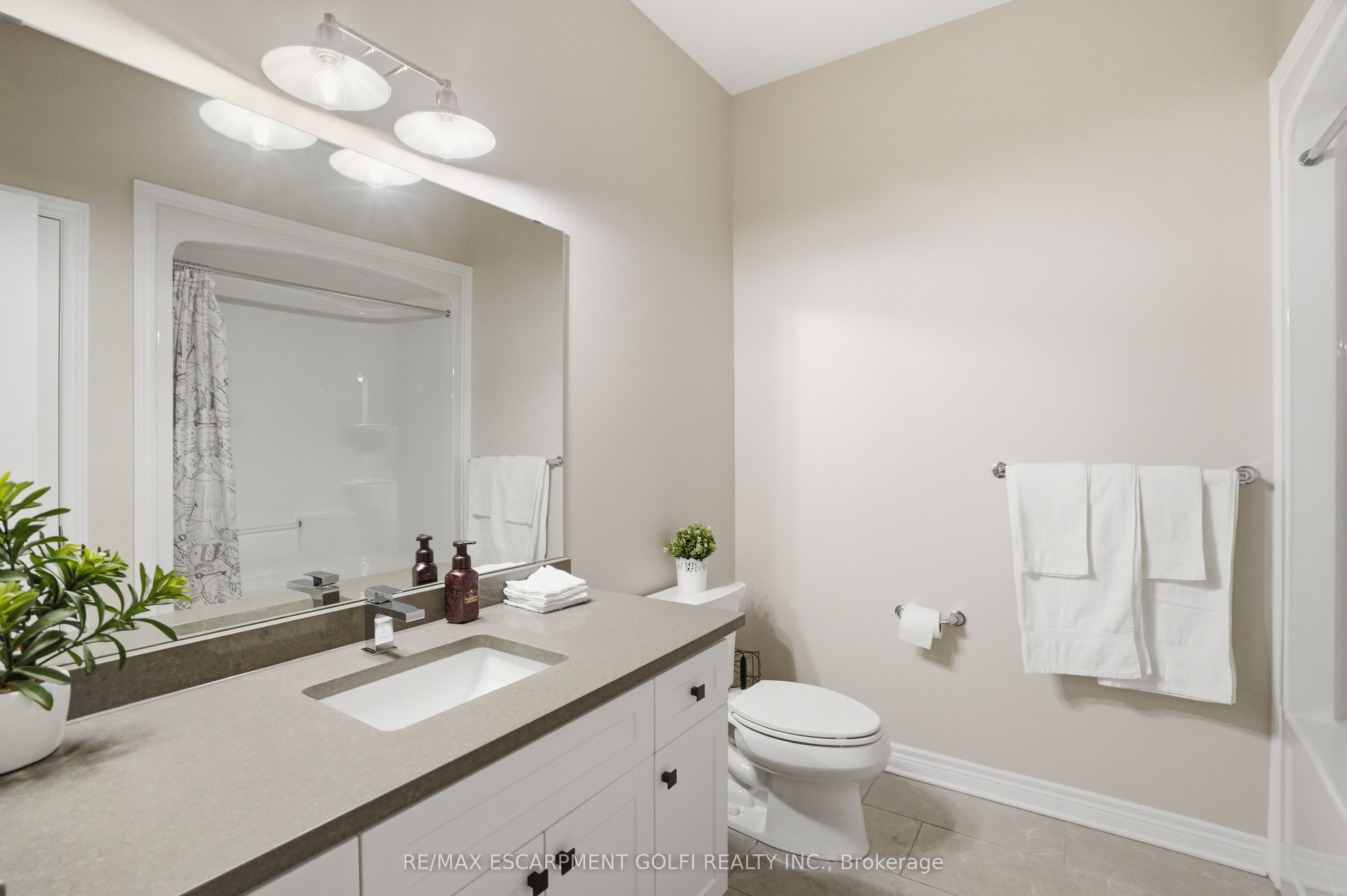 45 Dorchester Boulevard S 12 Property Photo 15