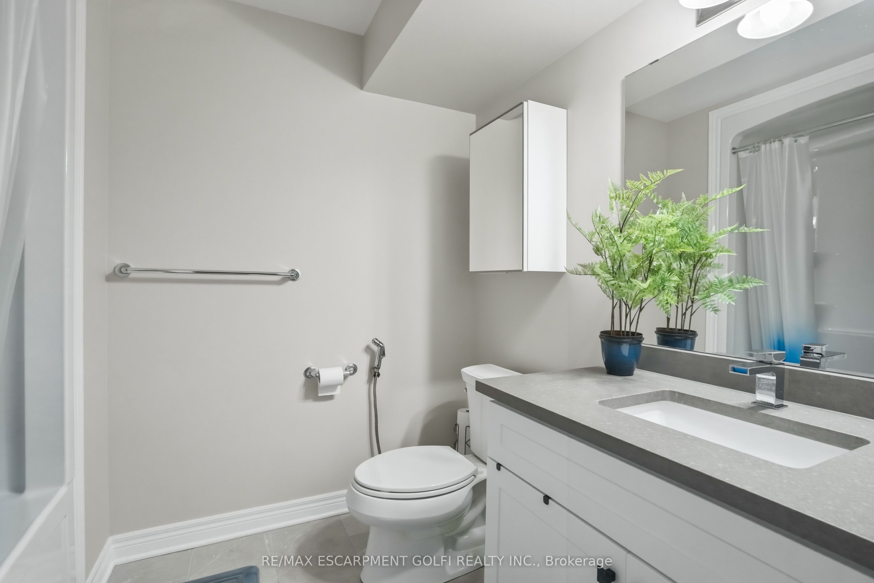 45 Dorchester Boulevard S 12 Property Photo 19
