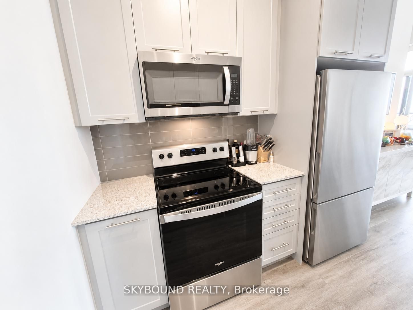 385 Winston Road 1806 Property Photo 17