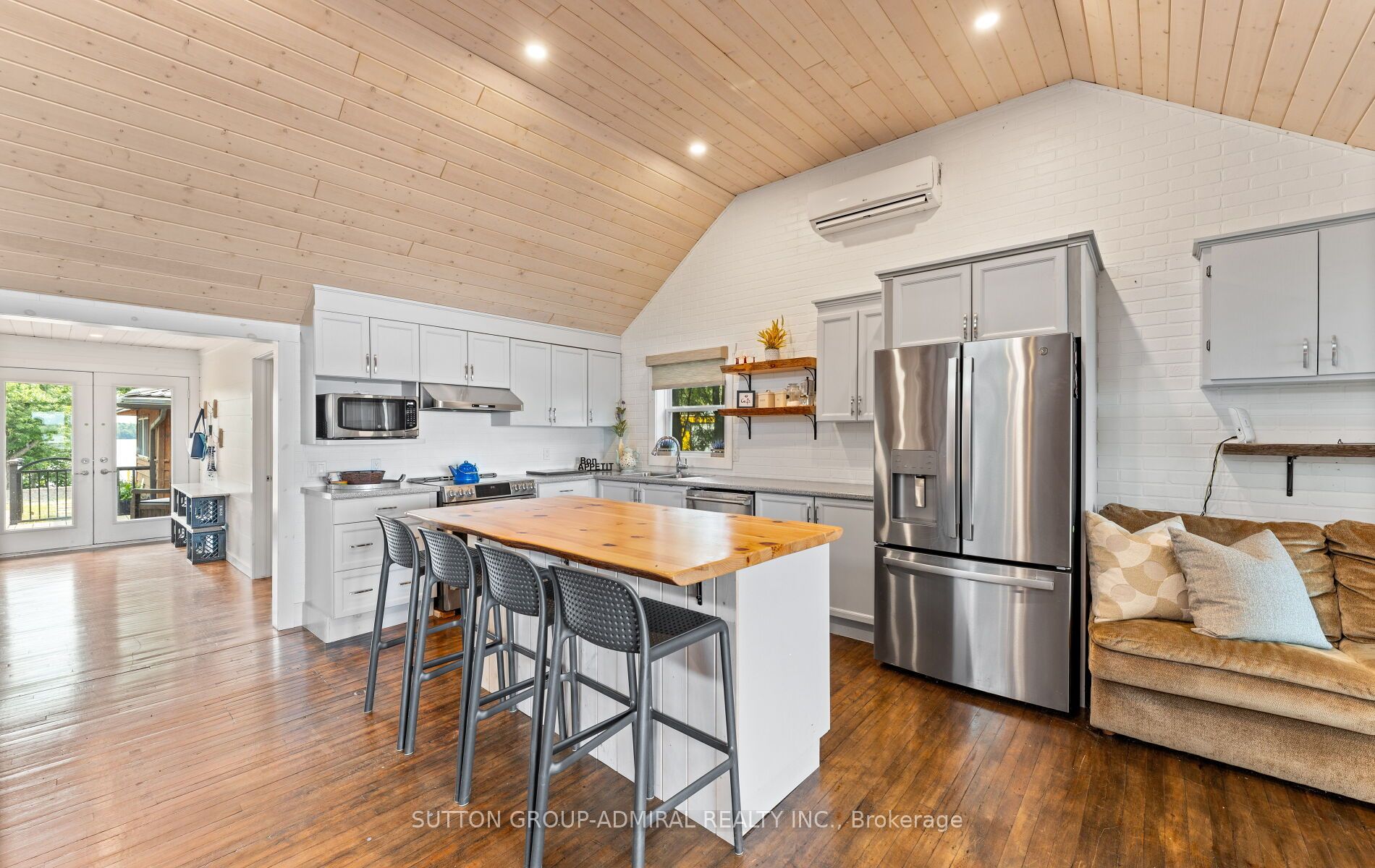 309 Avery Point Road Property Photo 6